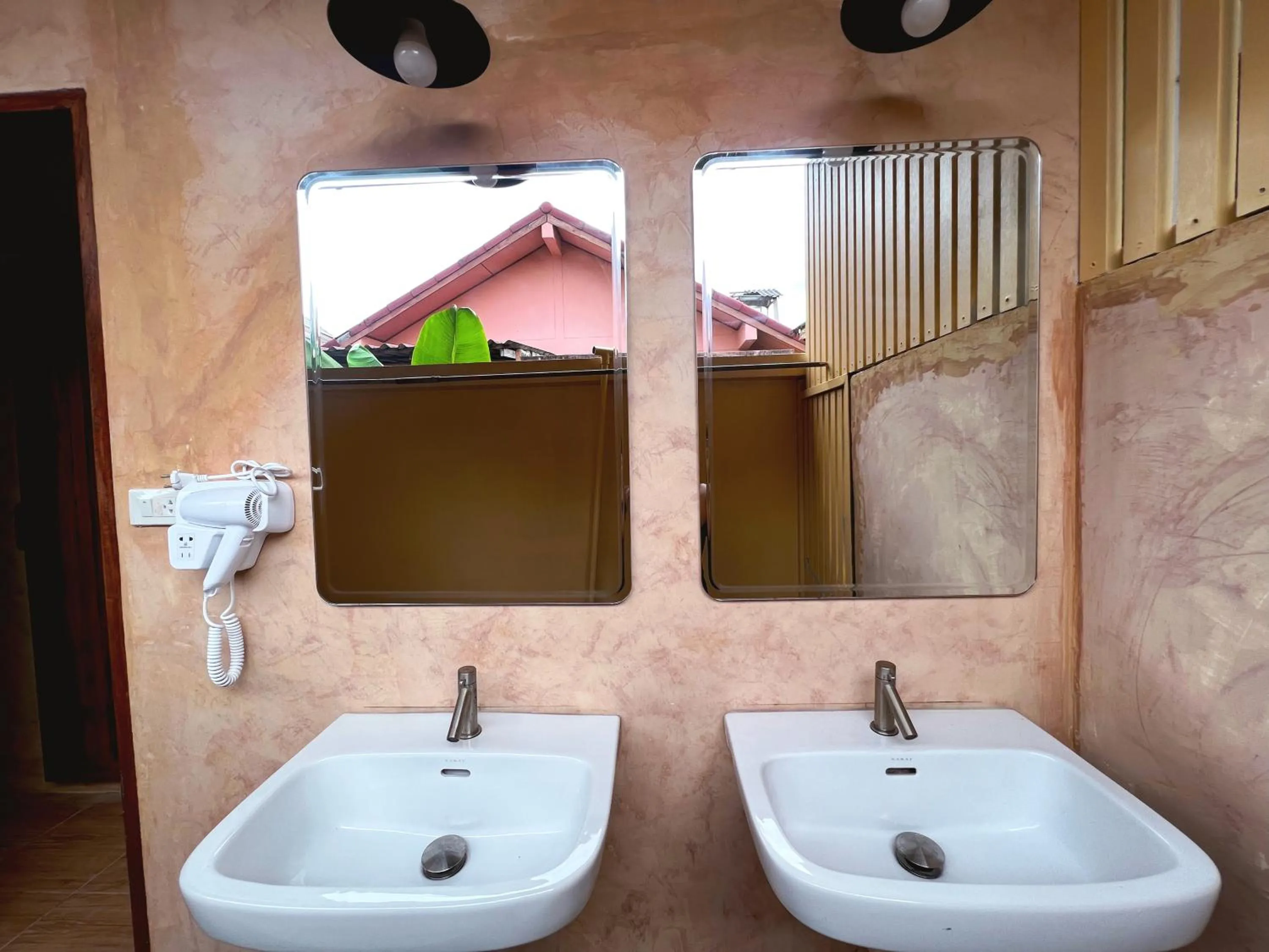 The Snug Airportel - Phuket Airport