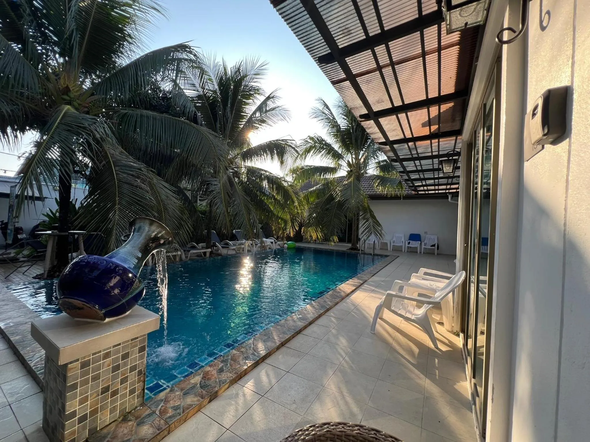 Pool view in The Snug Airportel - Phuket Airport