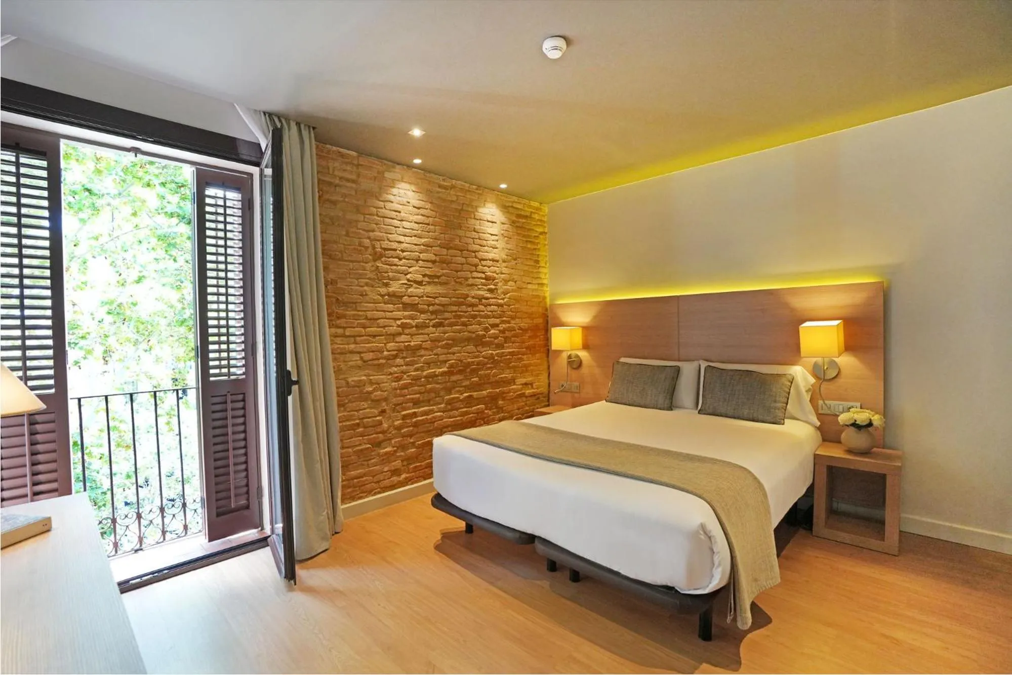 Photo of the whole room, Bed in Arc La Rambla