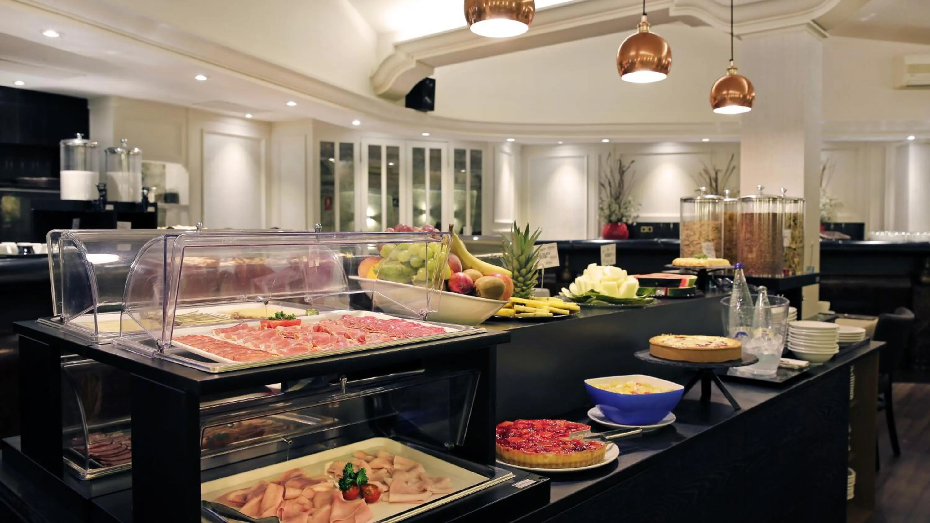 Breakfast in Arc La Rambla