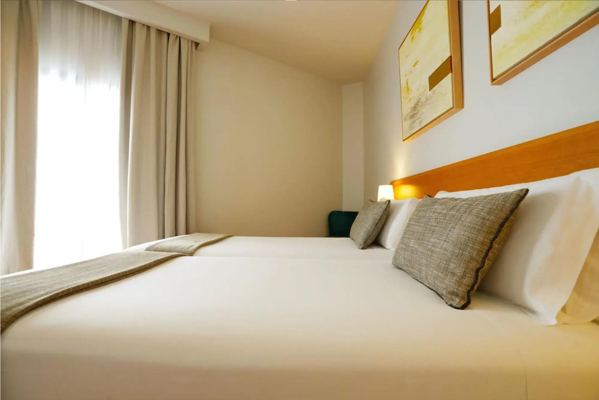 Photo of the whole room, Bed in Arc La Rambla Photo of the whole room, Bed in Arc La Rambla