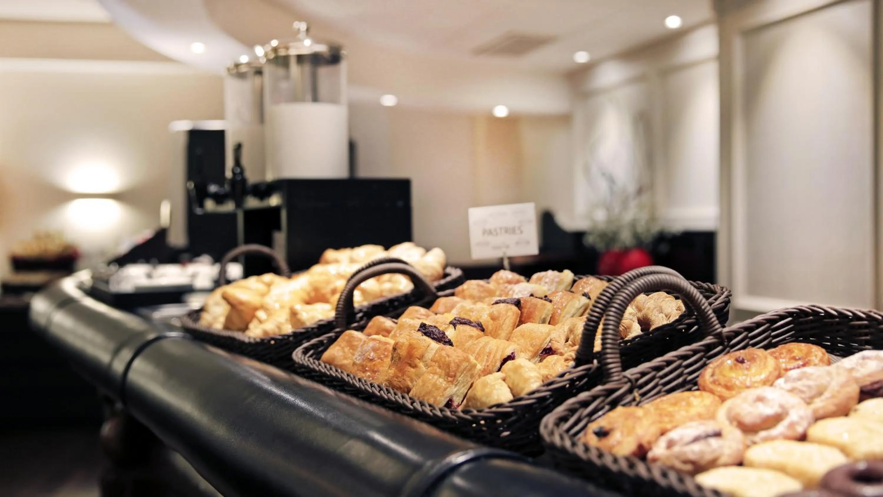 Breakfast in Arc La Rambla