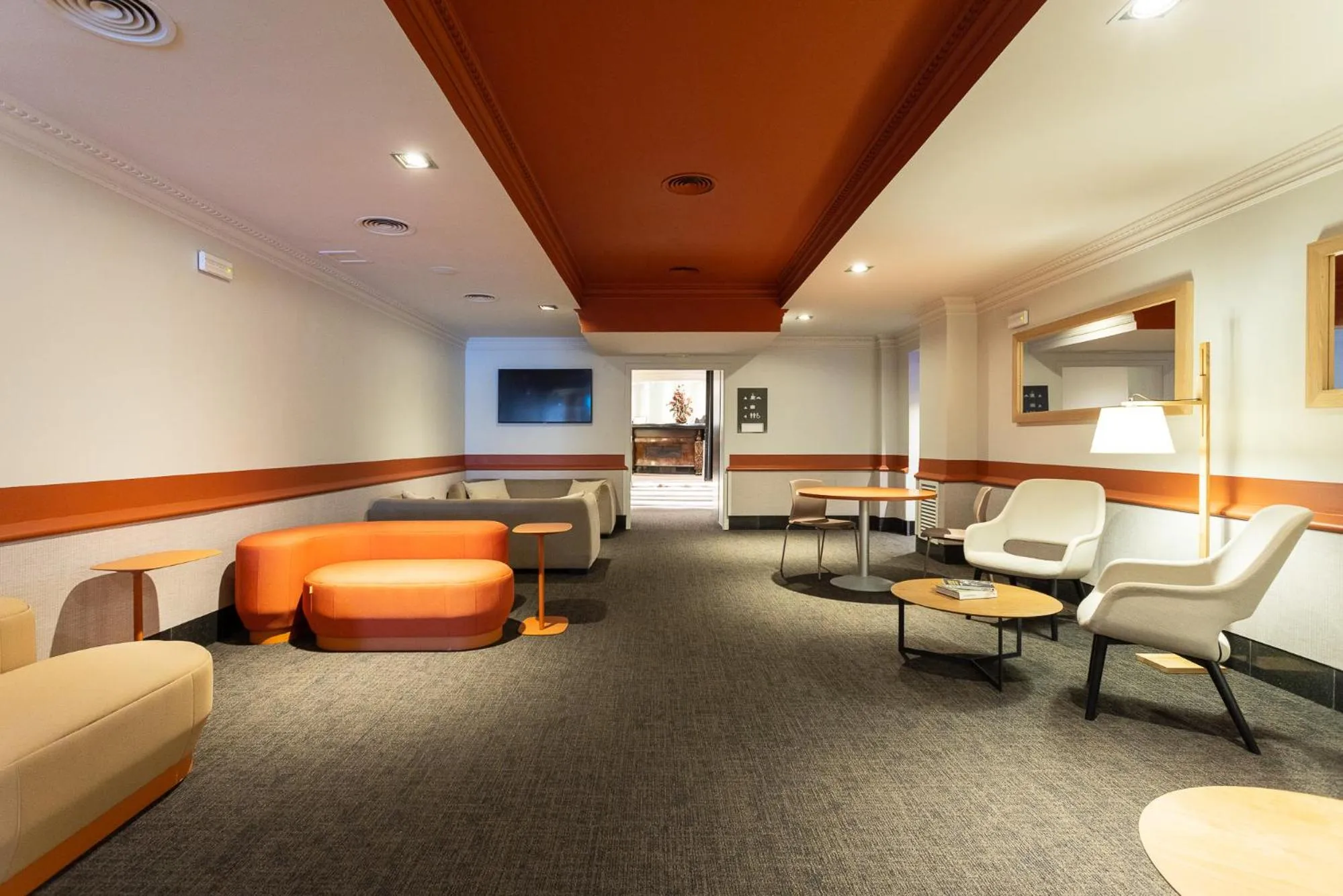 Communal lounge/ TV room in Arc La Rambla