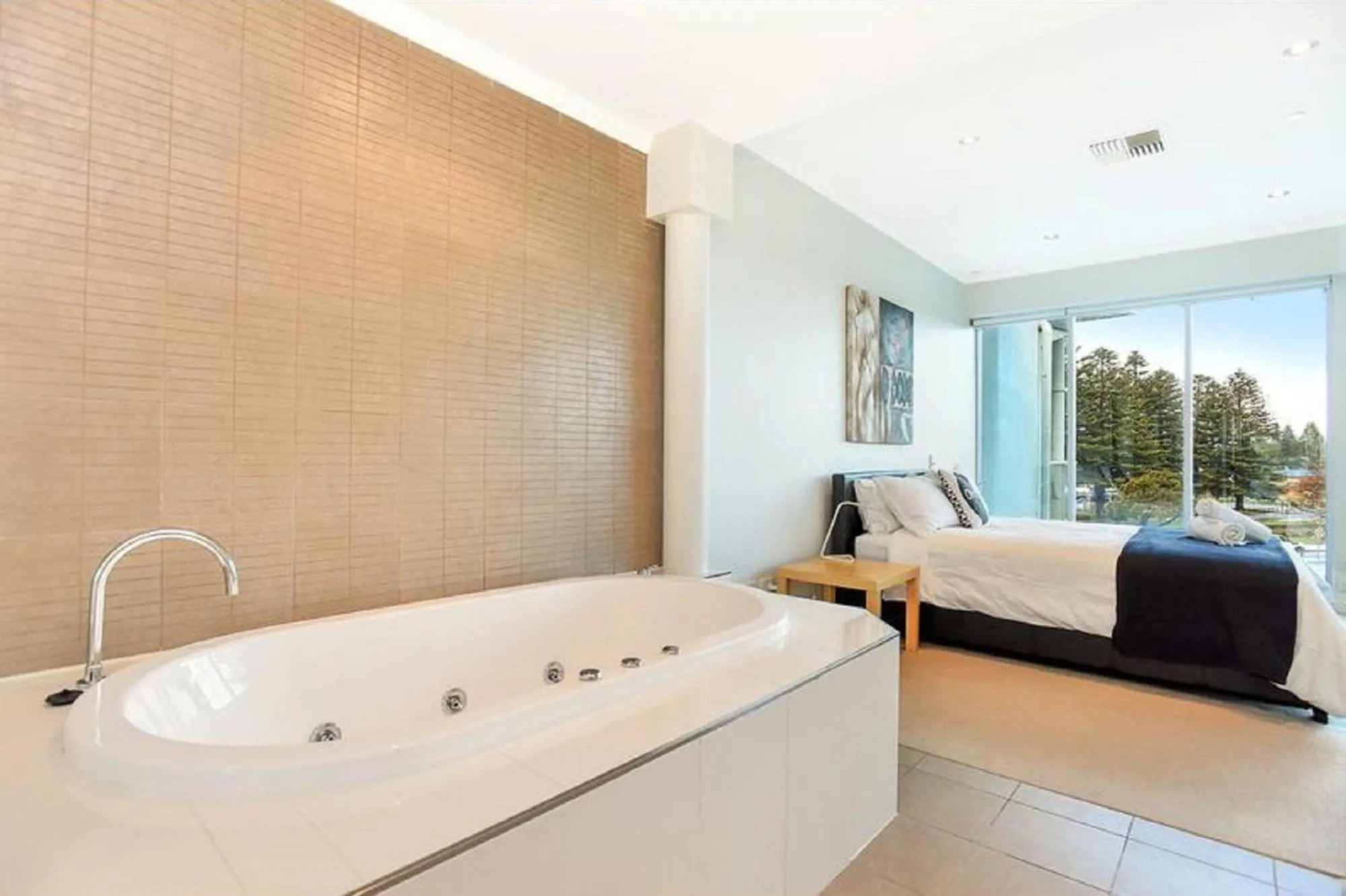 Bed in Gallery Resort Style Penthouse No 13