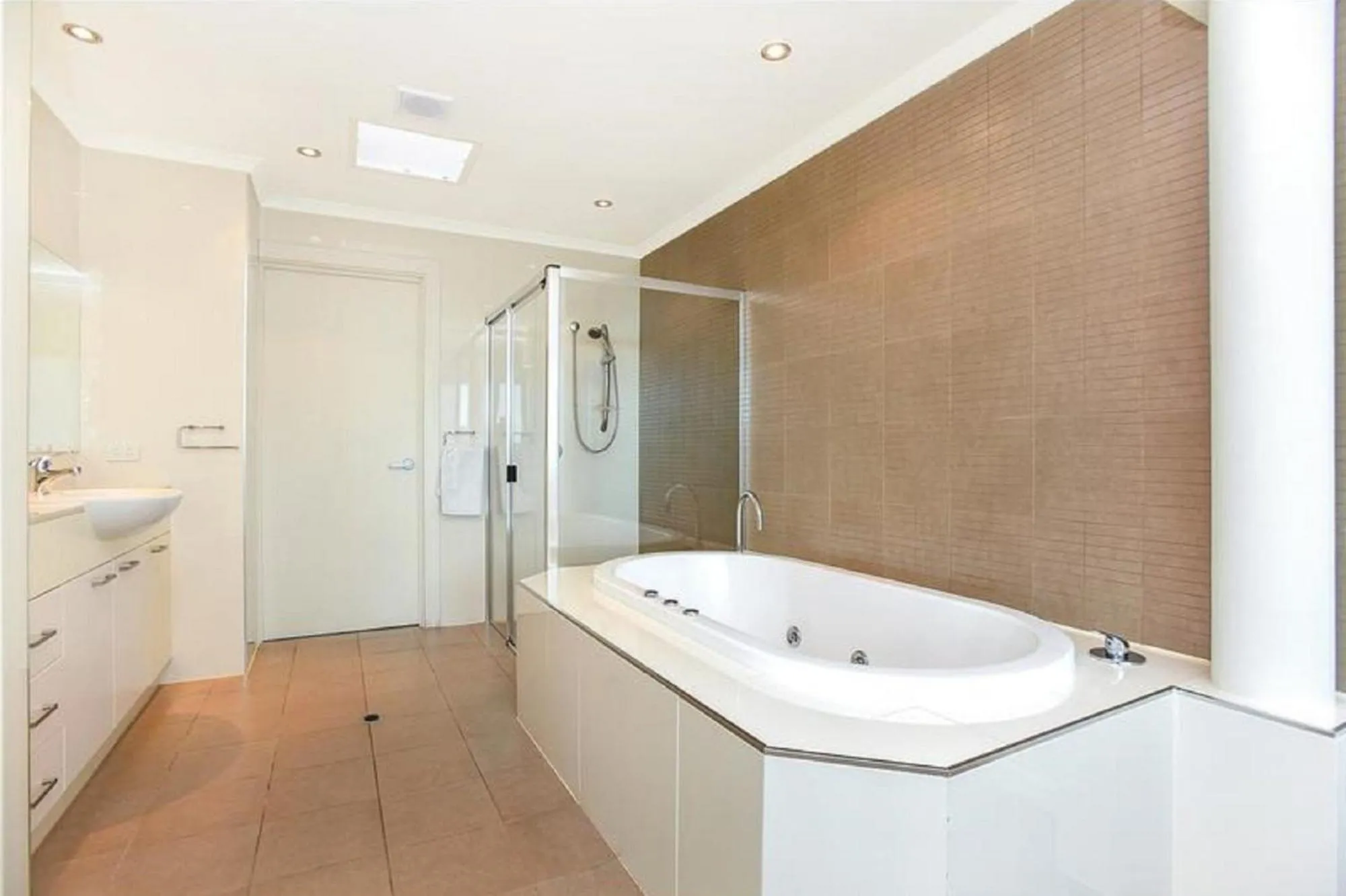 Shower in Gallery Resort Style Penthouse No 13