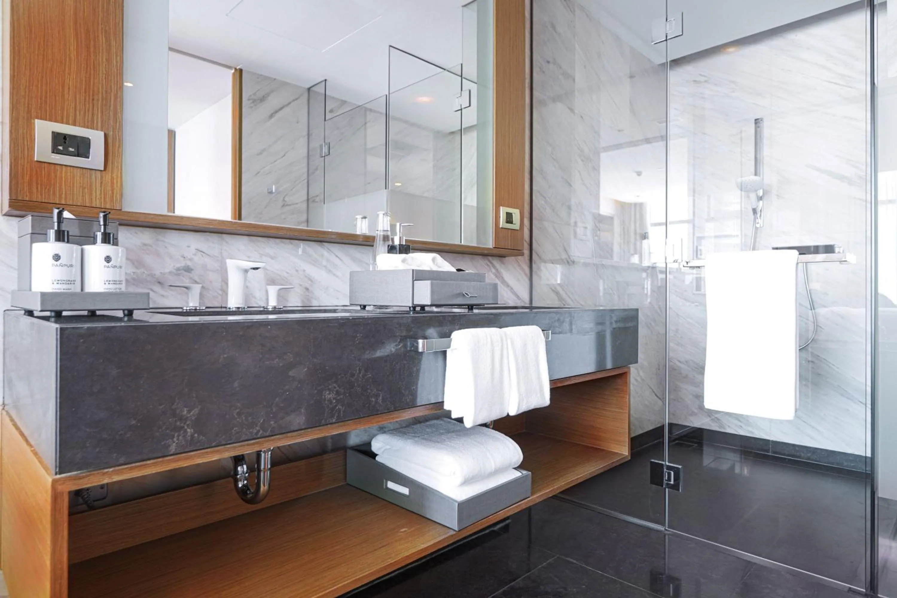 Shower in Chatrium Grand Bangkok