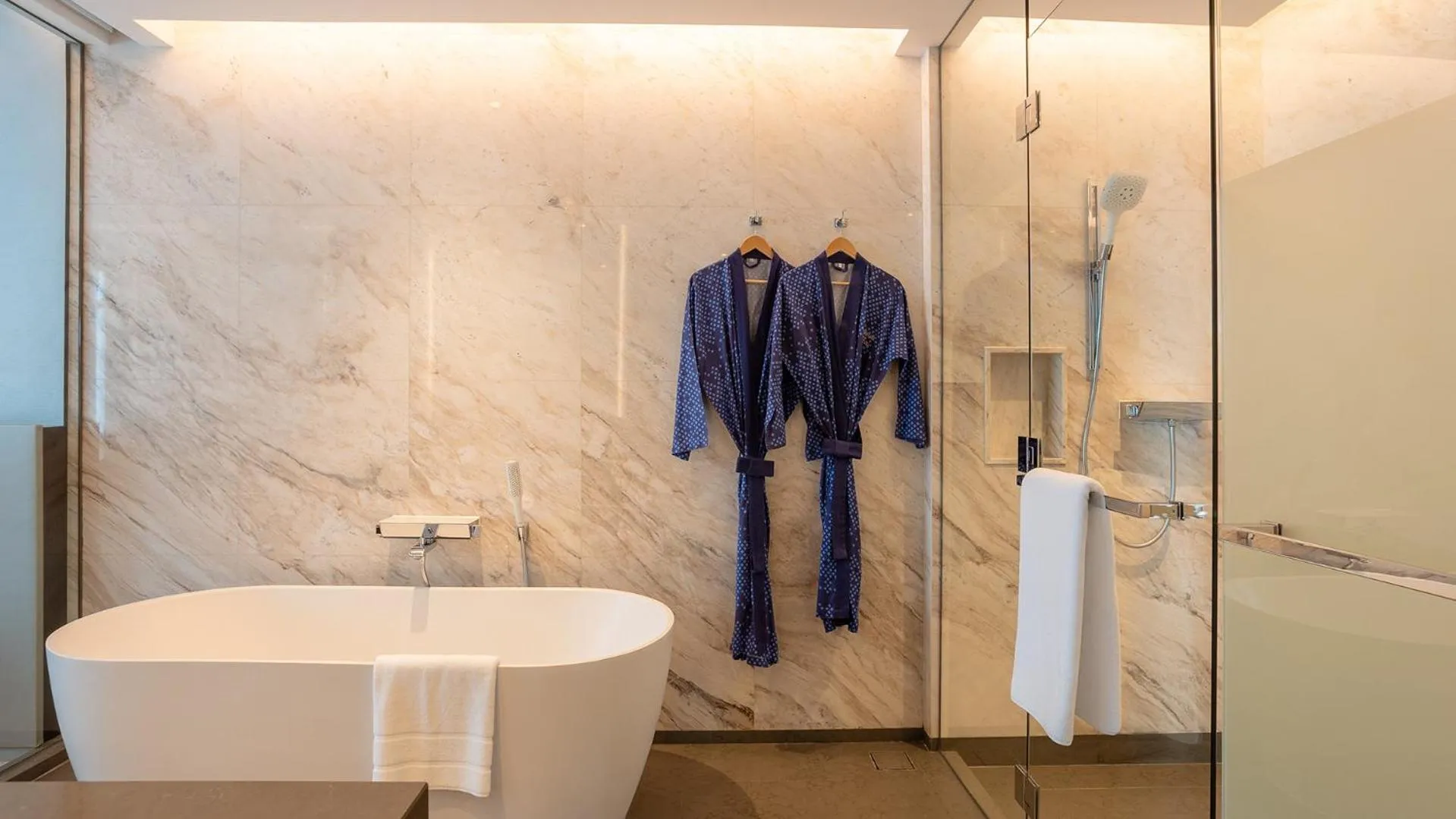 Shower in Chatrium Grand Bangkok