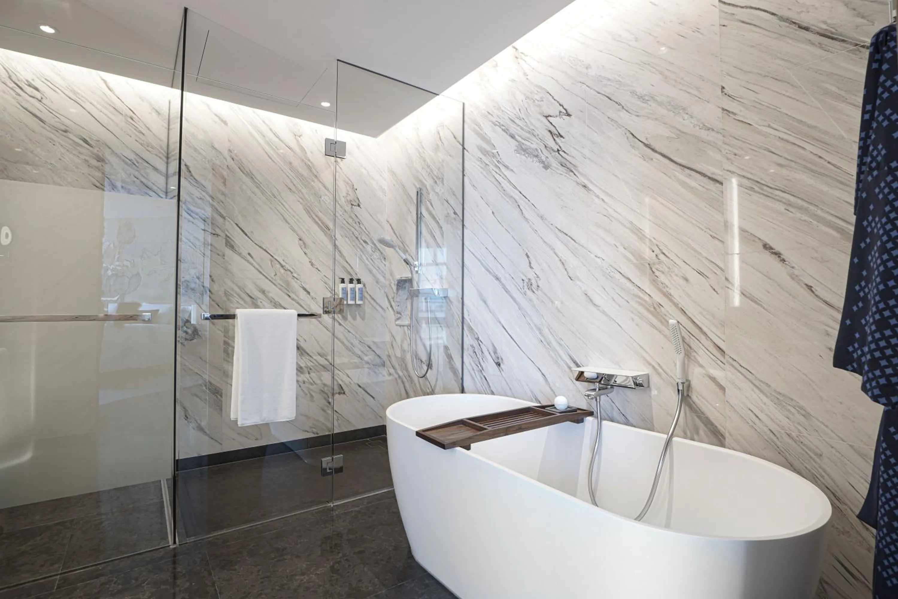 Shower in Chatrium Grand Bangkok