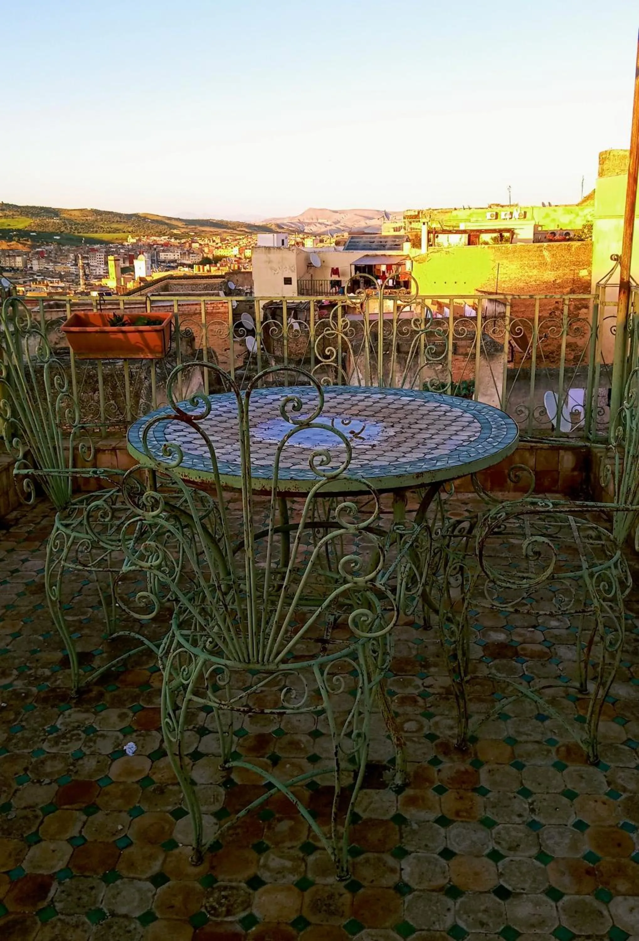 Restaurant/places to eat in Riad Rchacha