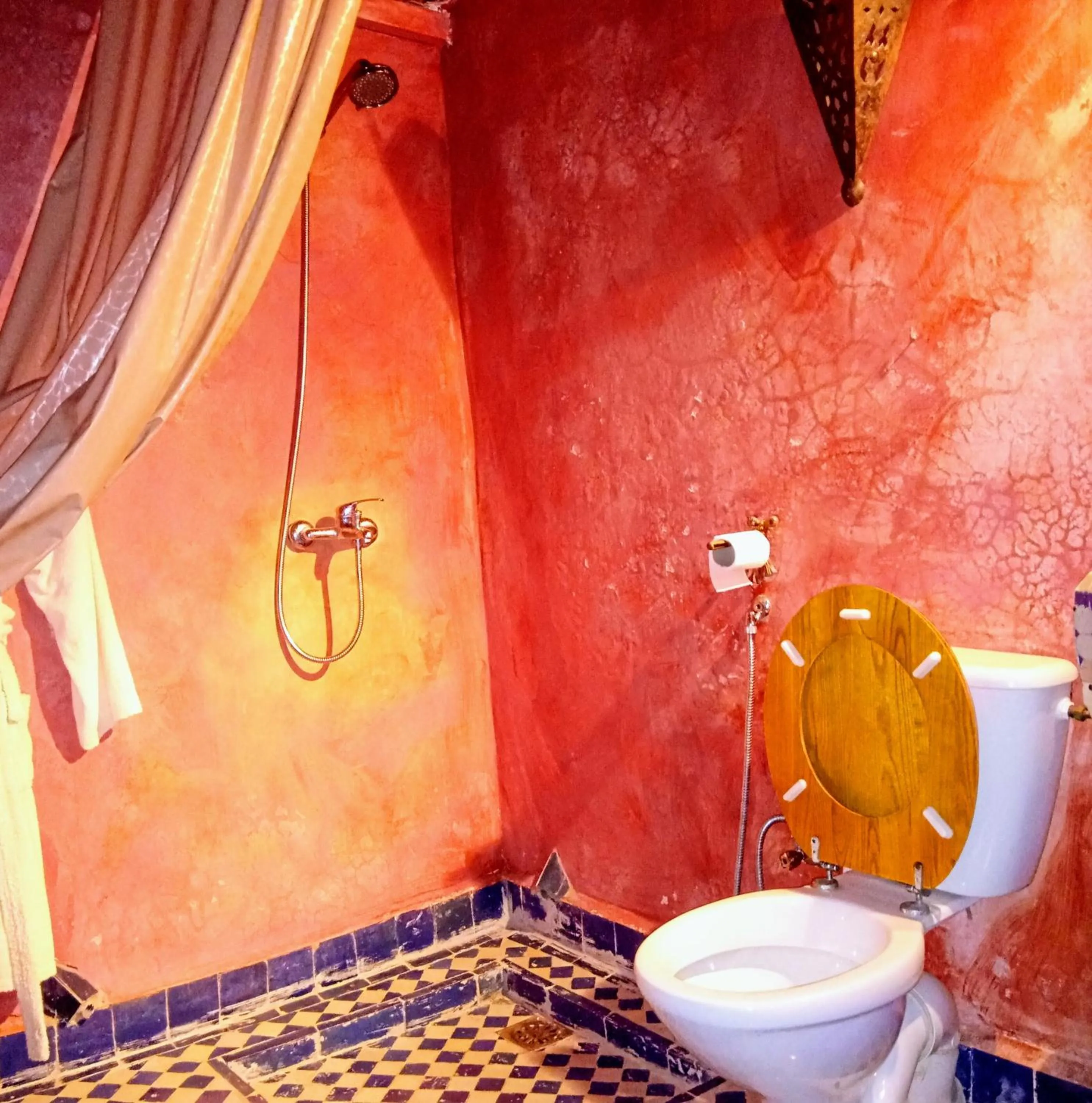 Toilet in Riad Rchacha