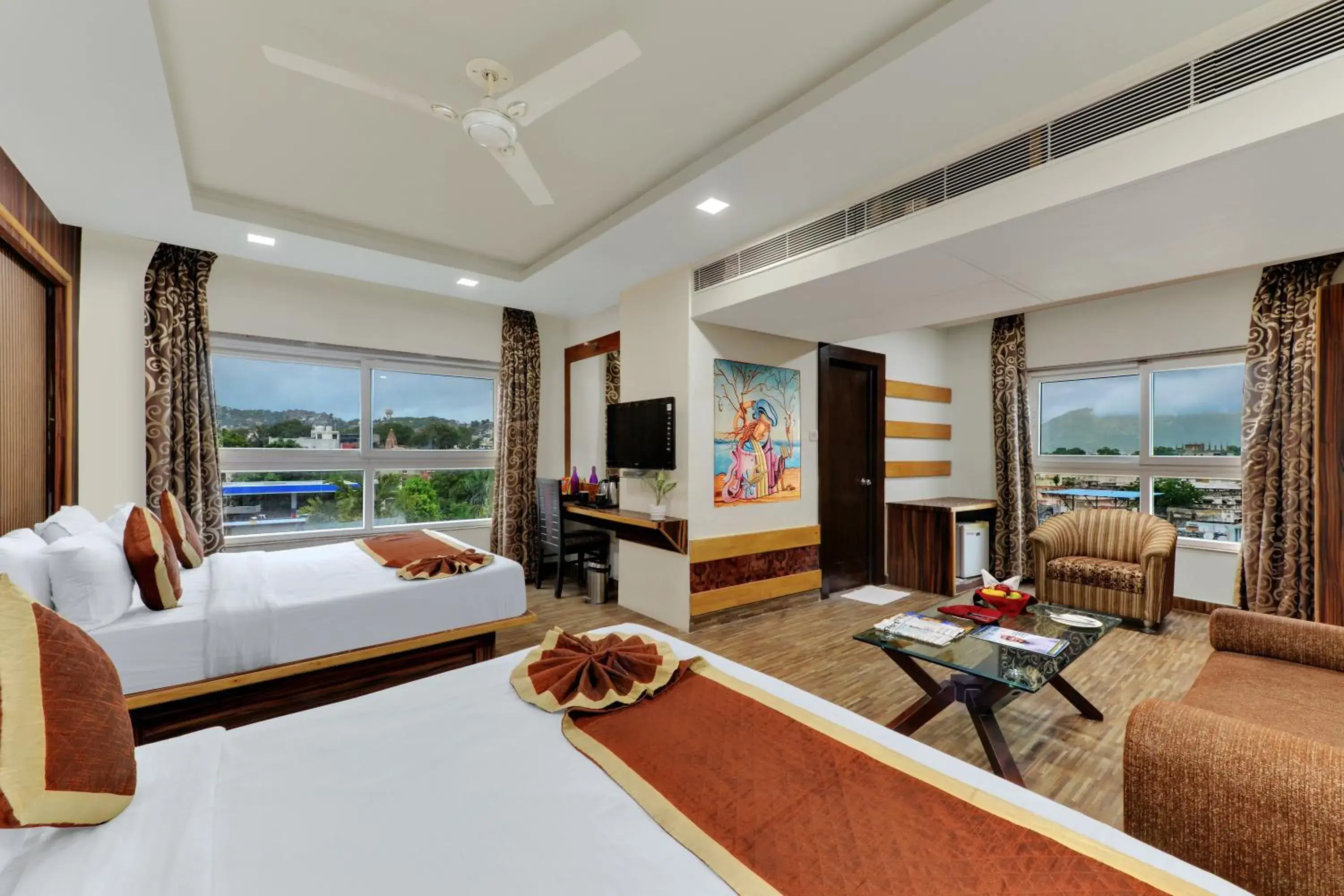 Bedroom, Bed in The Royal Melange Beacon Bedroom, Bed in The Royal Melange Beacon