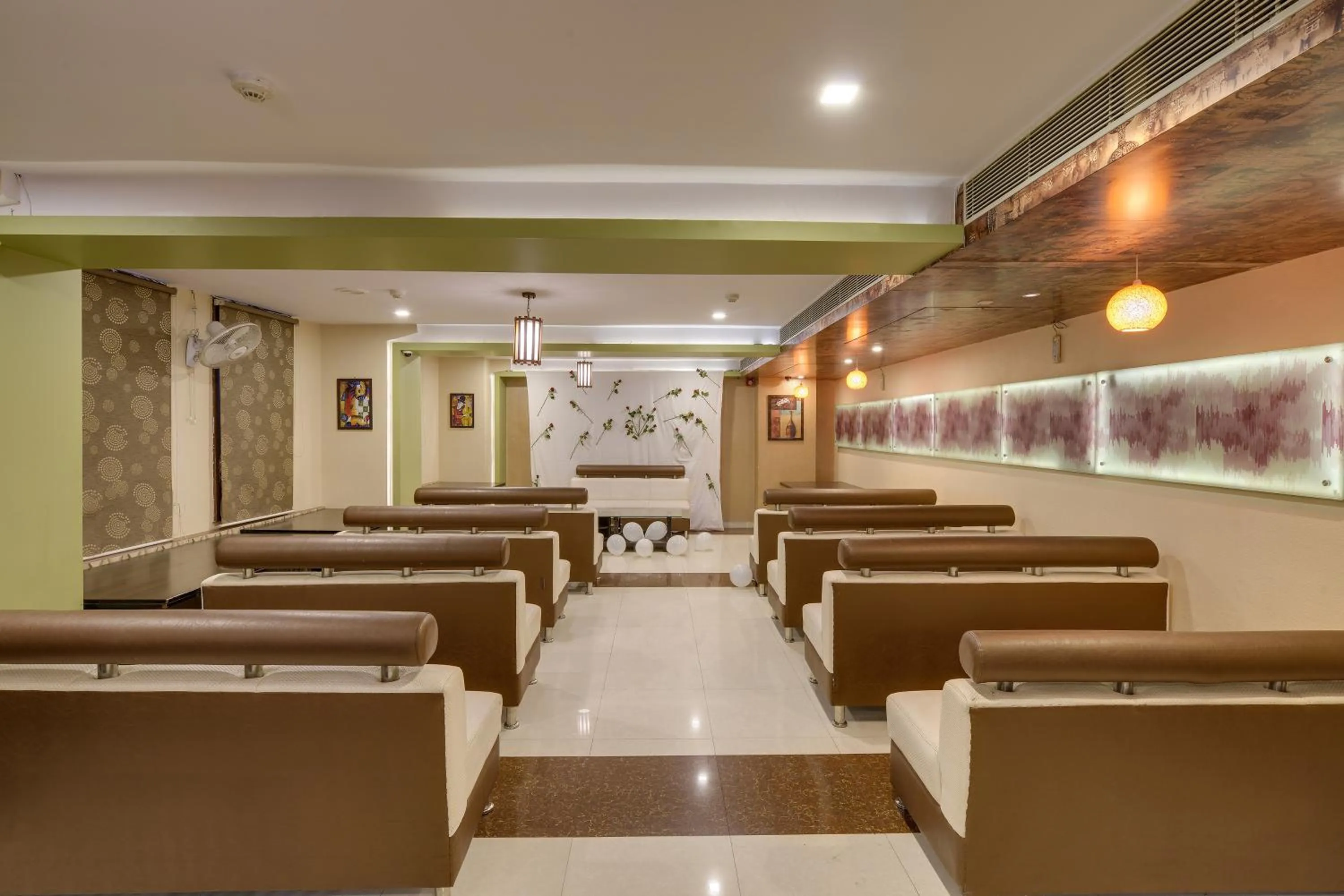 Restaurant/places to eat in The Royal Melange Beacon