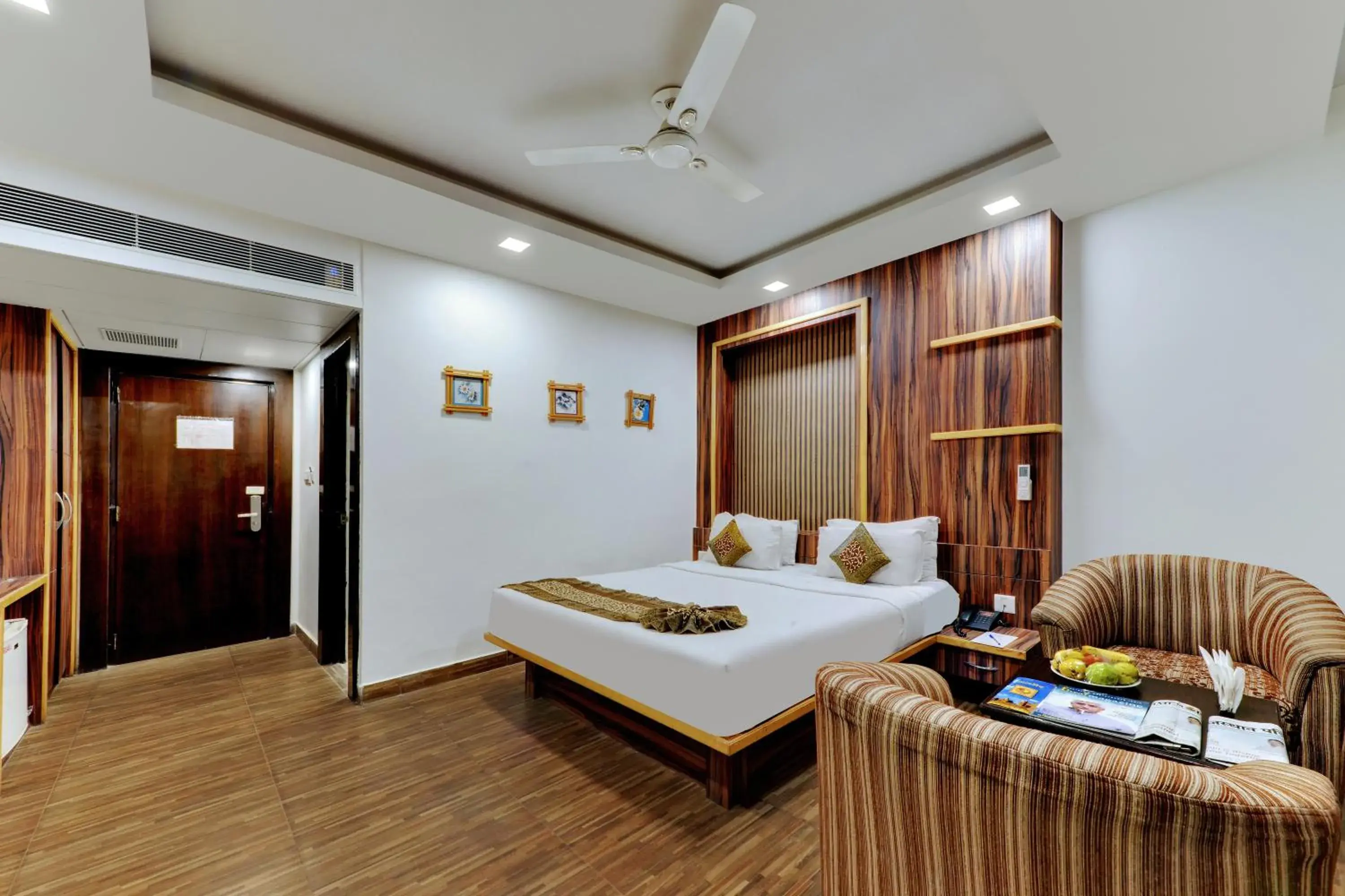 Bedroom, Bed in The Royal Melange Beacon Bedroom, Bed in The Royal Melange Beacon