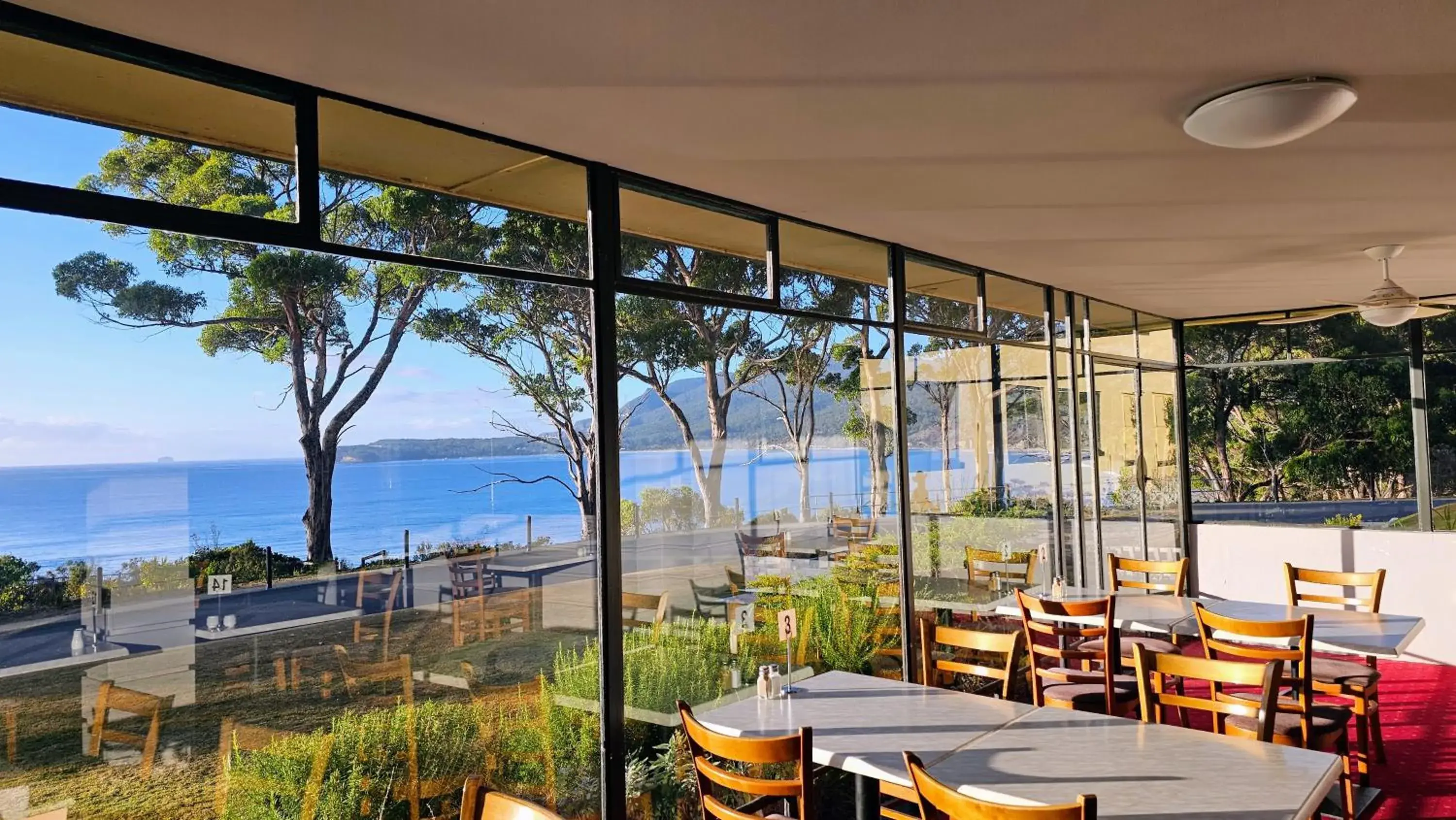 Restaurant/places to eat in Lufra Beachside Hotel Restaurant/places to eat in Lufra Beachside Hotel