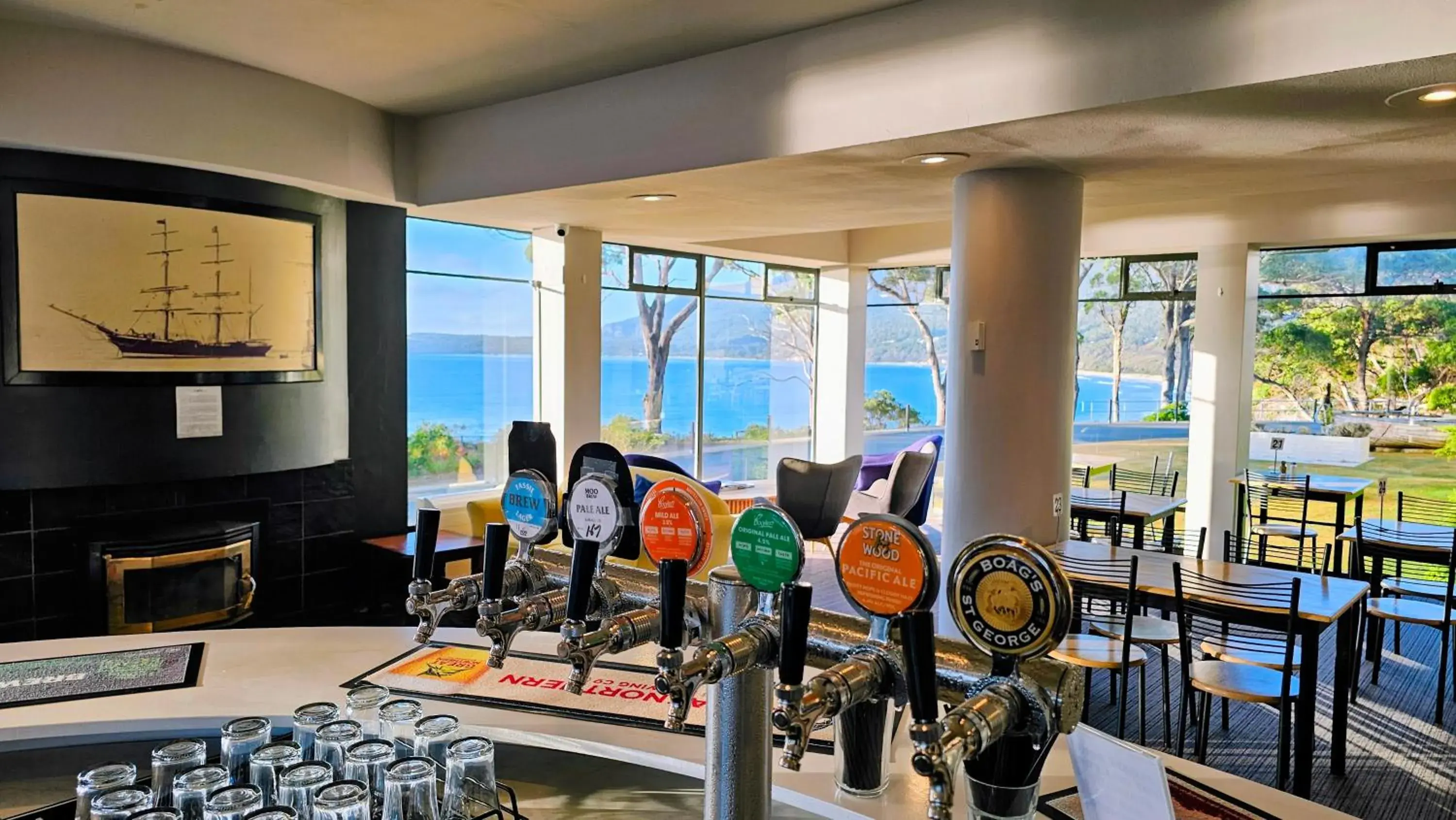 Restaurant/places to eat in Lufra Beachside Hotel Restaurant/places to eat in Lufra Beachside Hotel