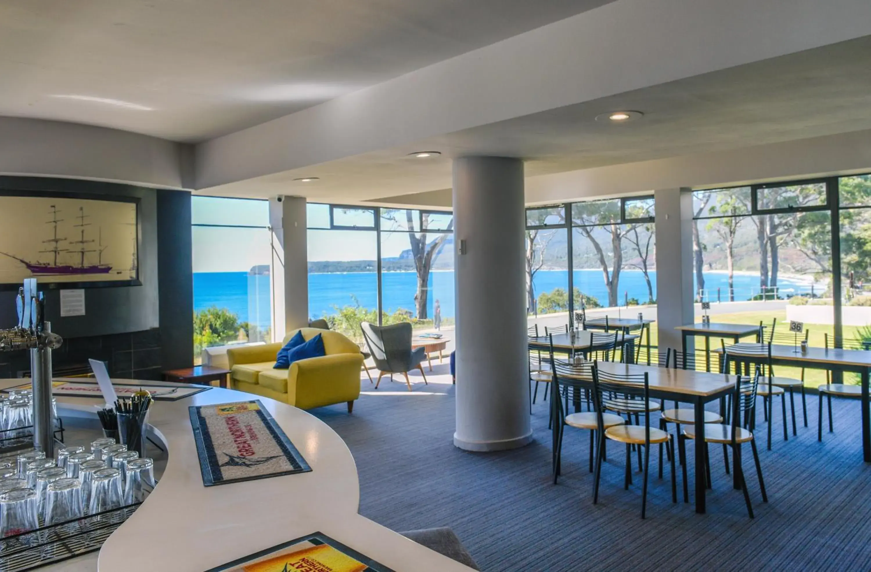 Restaurant/places to eat in Lufra Beachside Hotel Restaurant/places to eat in Lufra Beachside Hotel