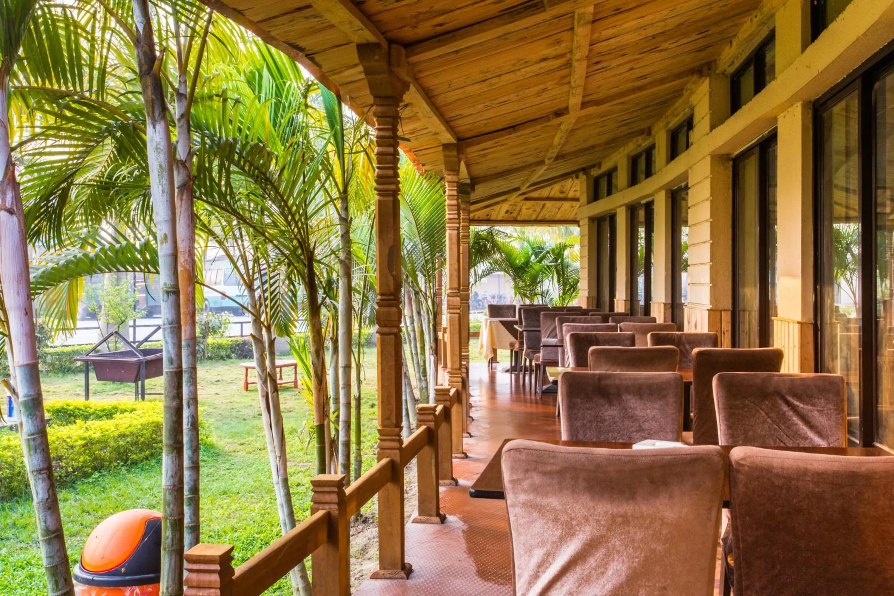 Restaurant/places to eat in Hotel Seven Limited