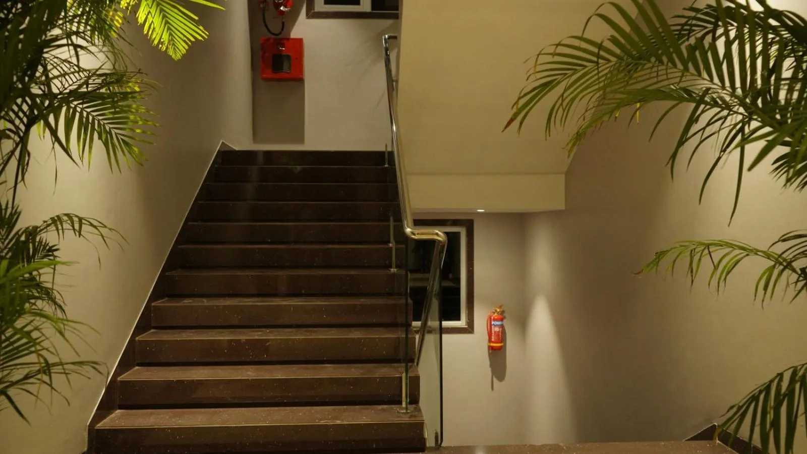 flat iron in Alaukik Hotel