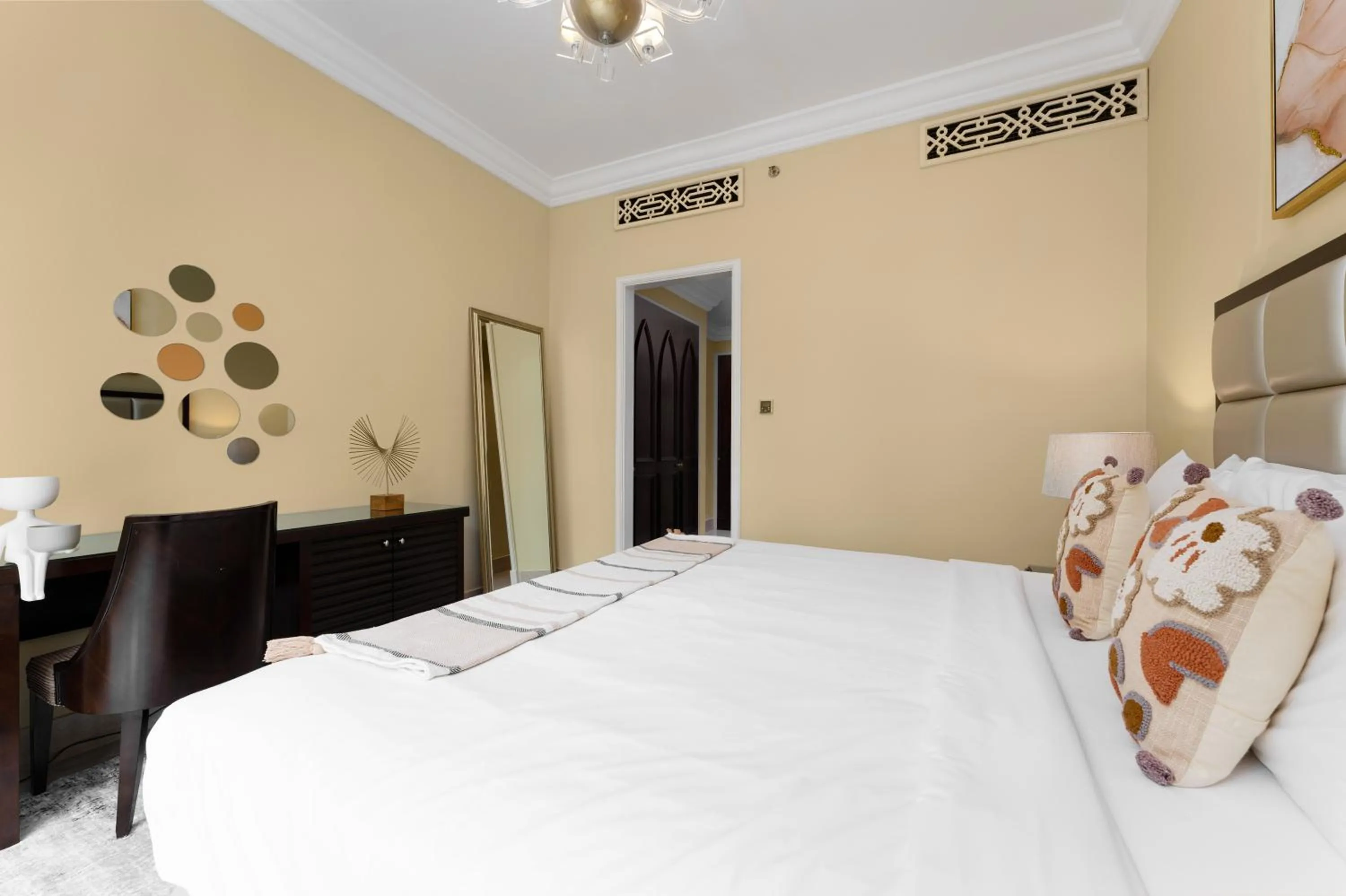 Bedroom, Bed in Maison Privee - Elite Apt Connected to Dubai Mall & Burj Khalifa