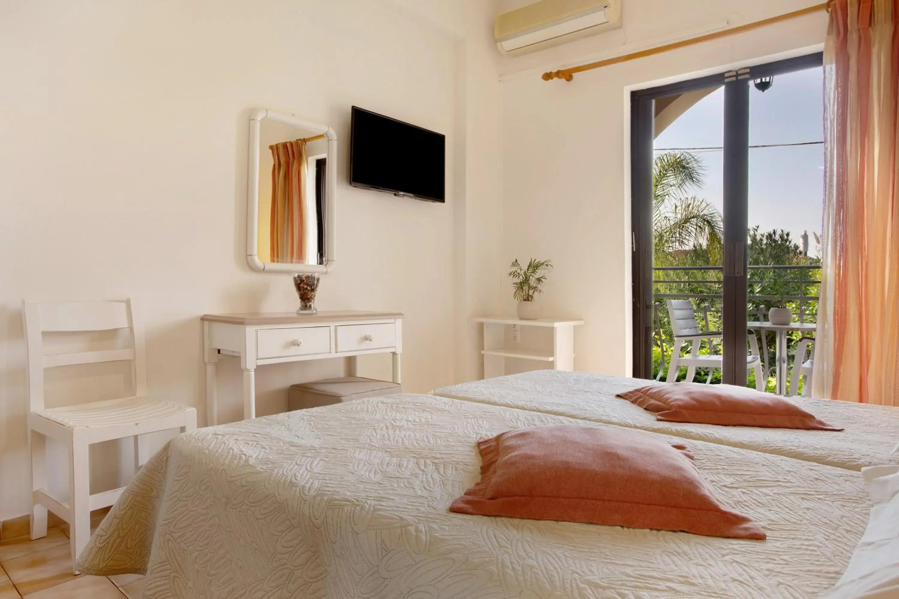 Bed in Eleni's Garden 3 Bed in Eleni's Garden 3