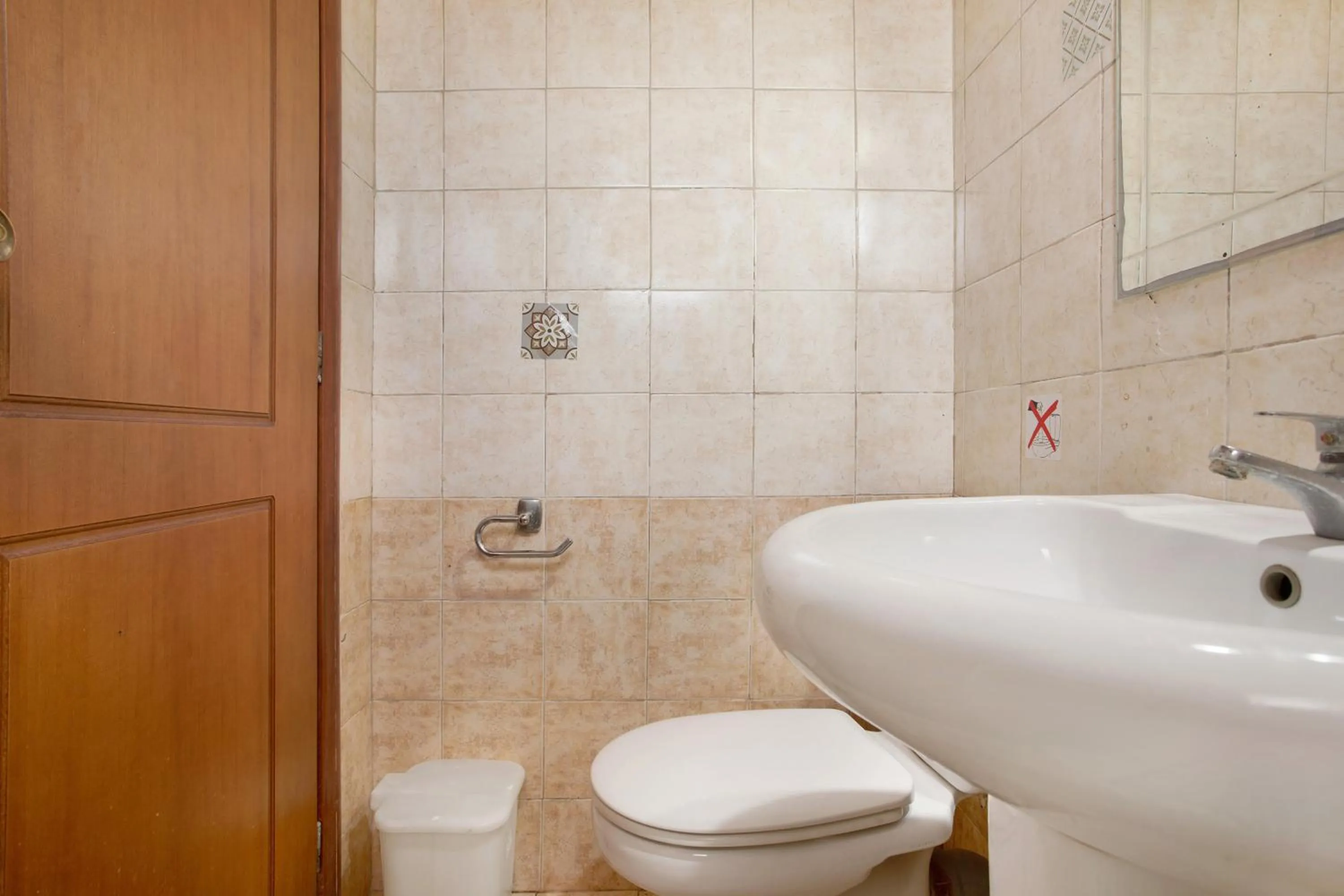 Bathroom in Eleni's Garden 3