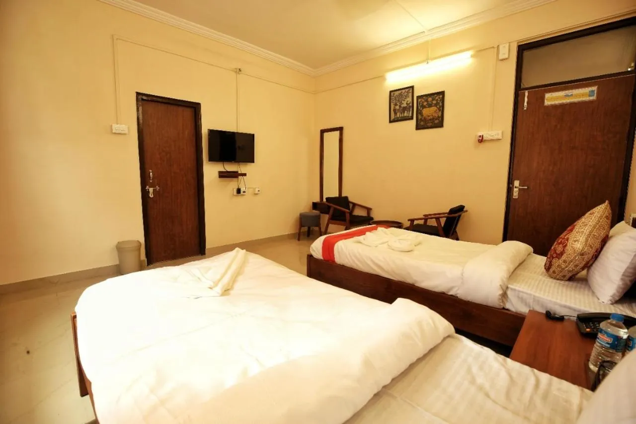 Bed in DWARKA KUNJ