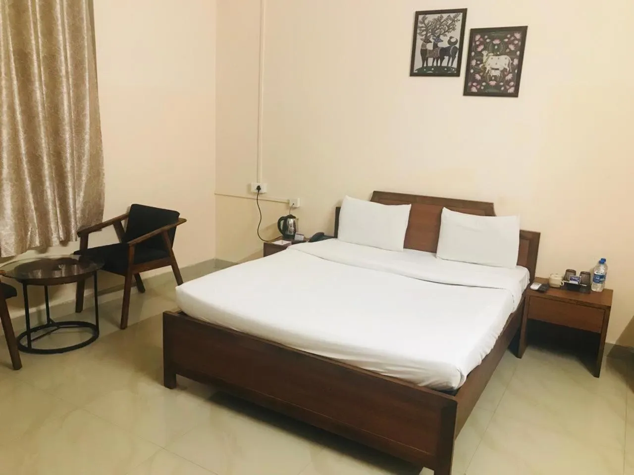 Bed in DWARKA KUNJ