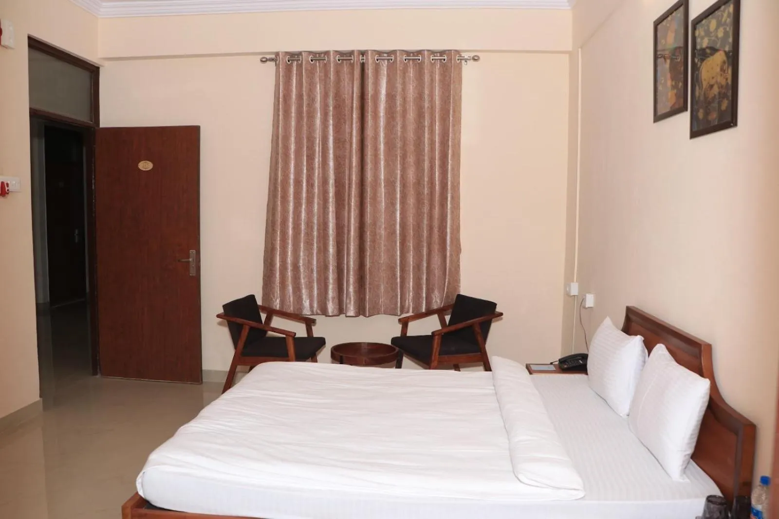 Bed in DWARKA KUNJ