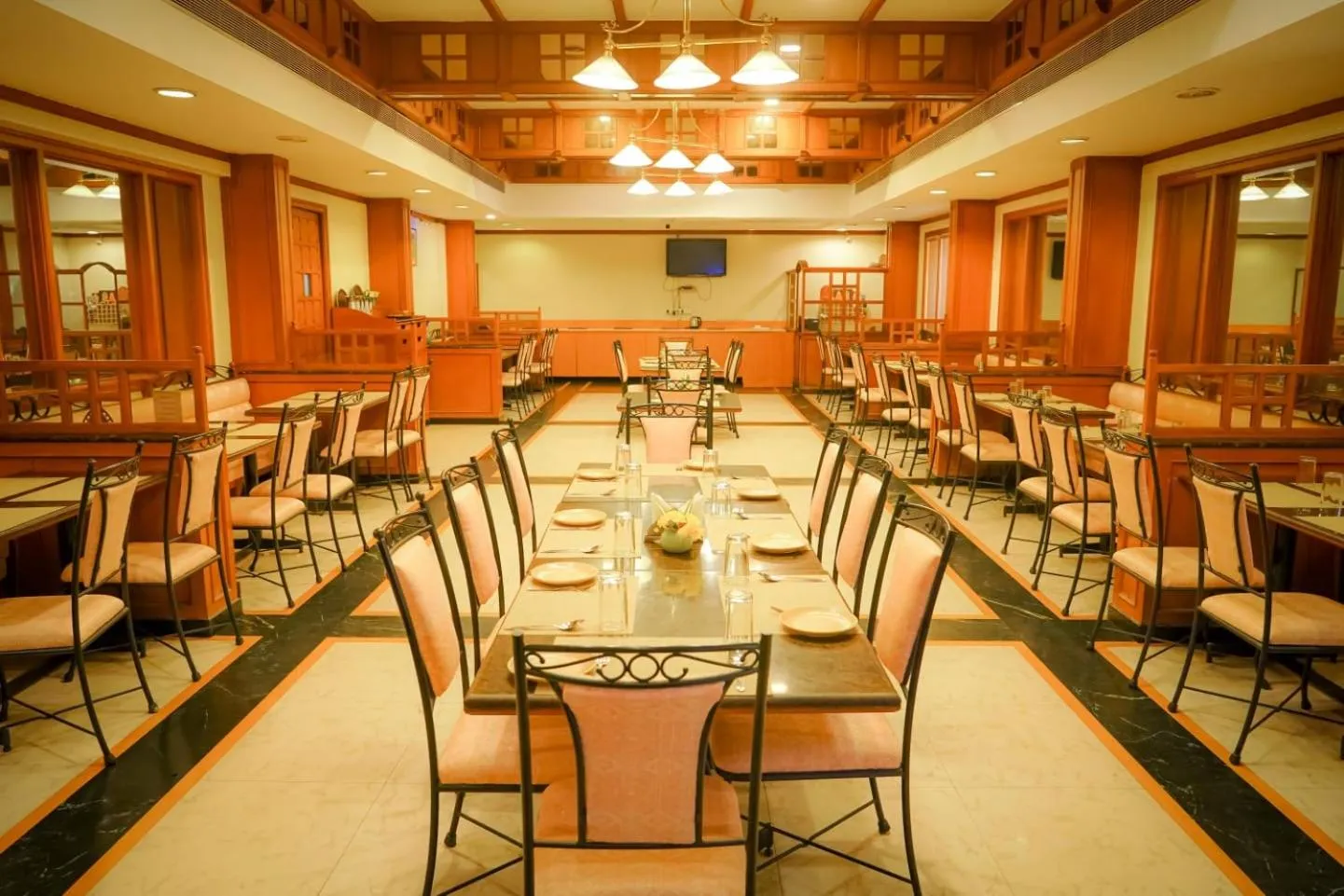 Restaurant/places to eat in Hotel Kalyan Residency