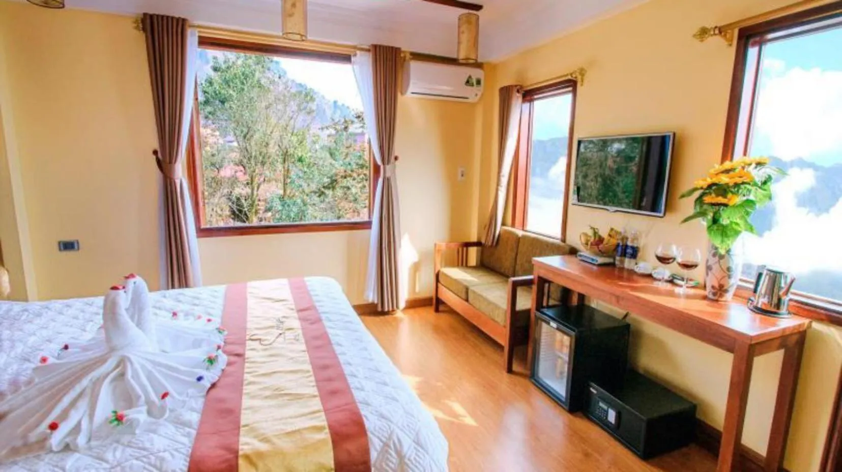 Bed in Heart Of Sapa Hotel