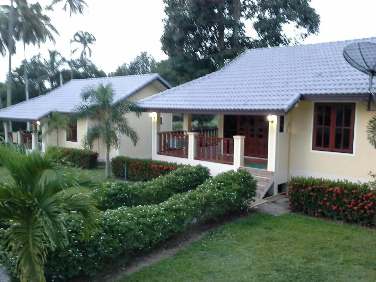 Apple Bungalows
