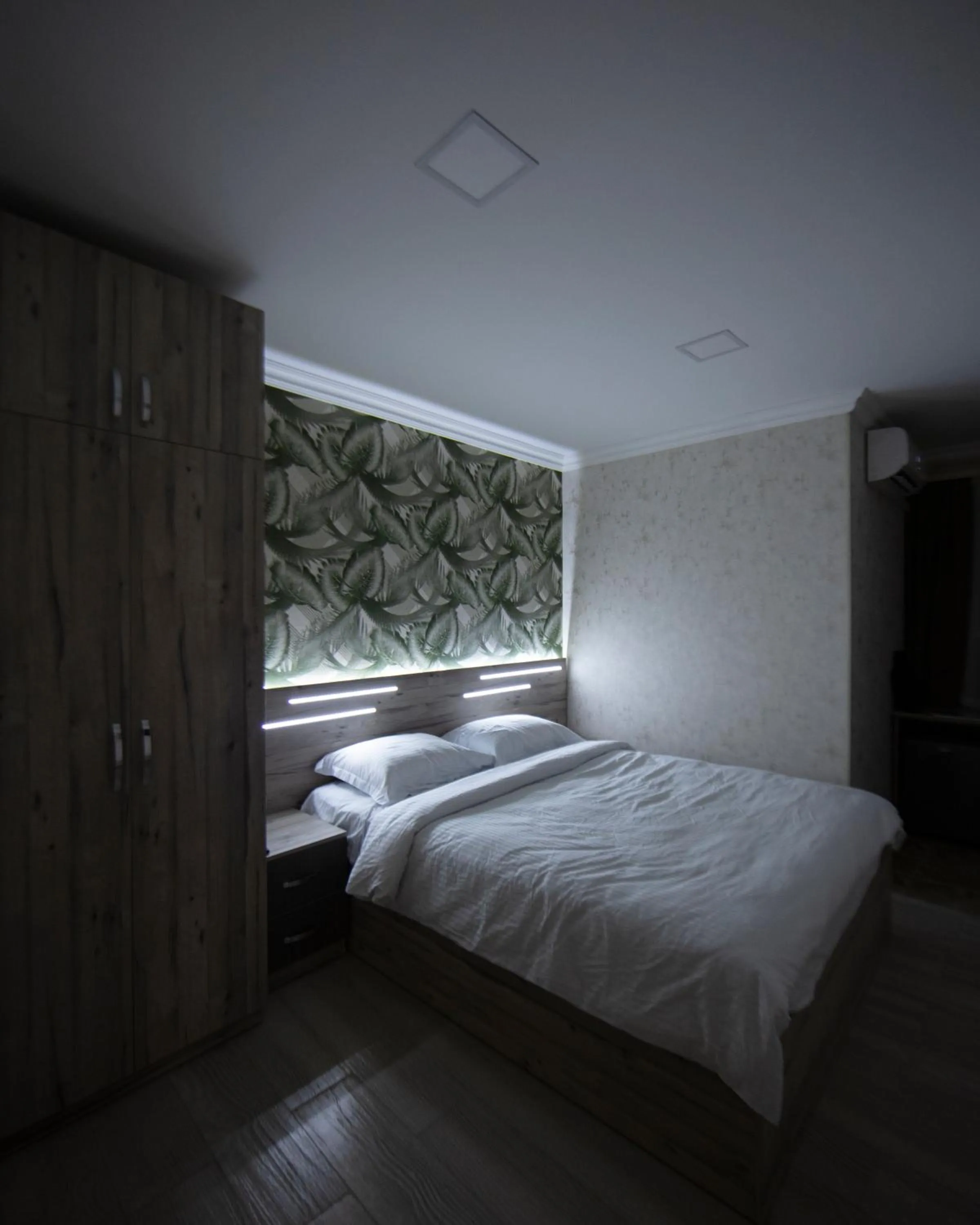 Photo of the whole room, Bed in Opera Avenue Hotel