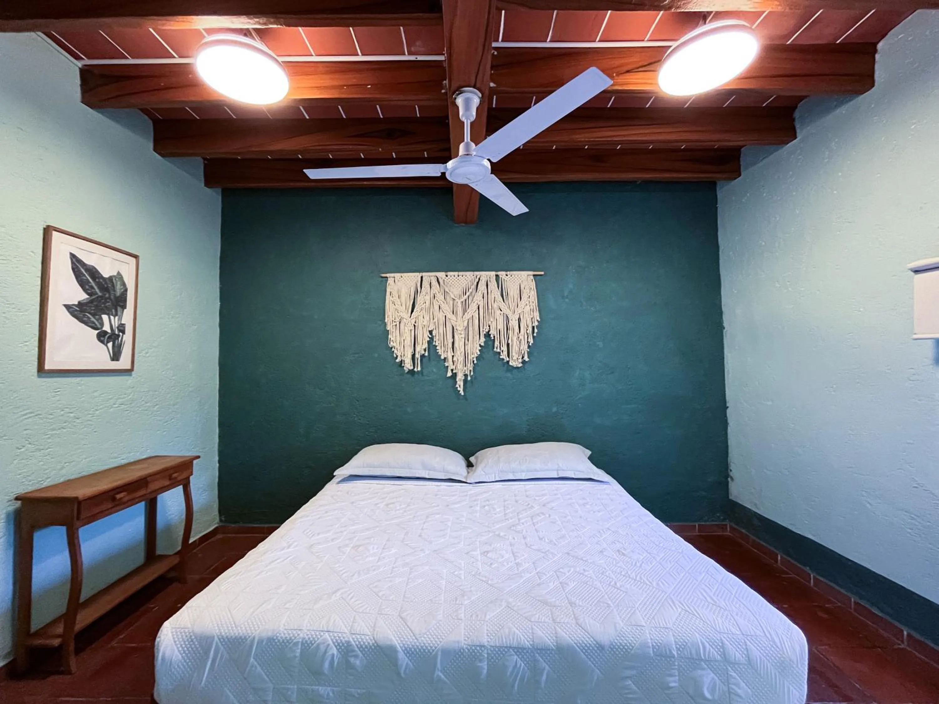 Photo of the whole room, Bed in Colibrí Turquesa