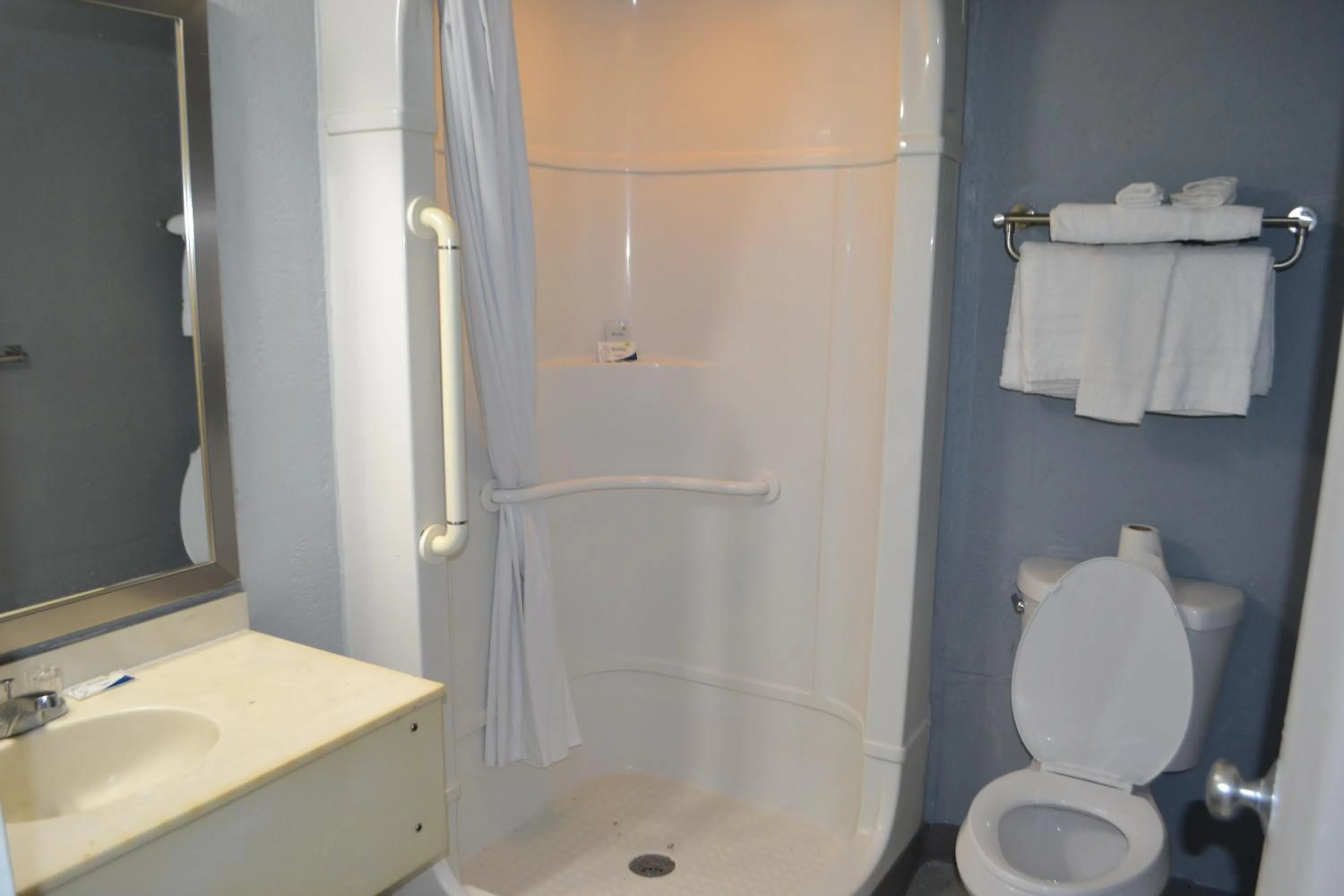 Bathroom in Noble Suites Jacksonville