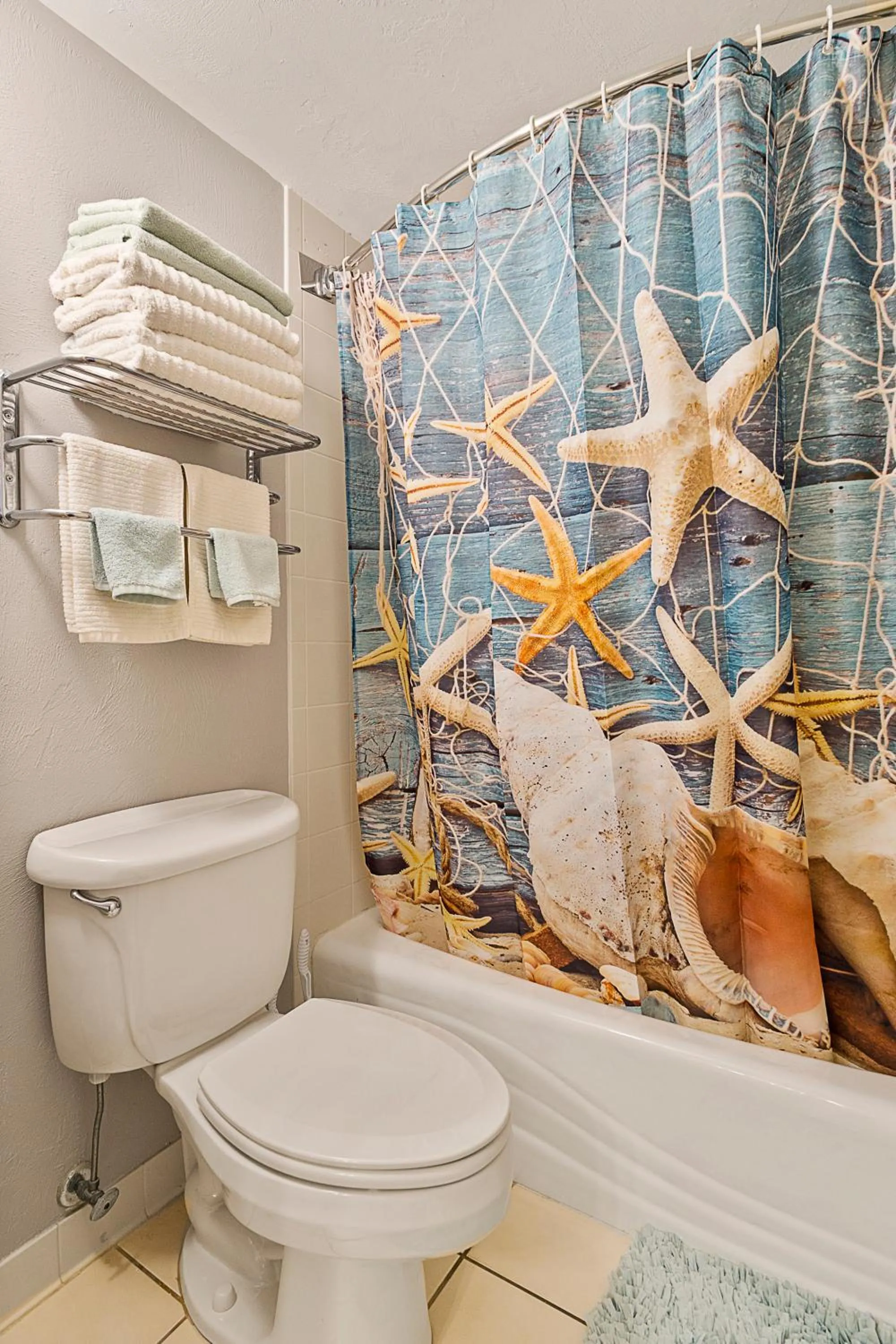 Bathroom in Sunrise & Beach View - Daytona Beach Resort