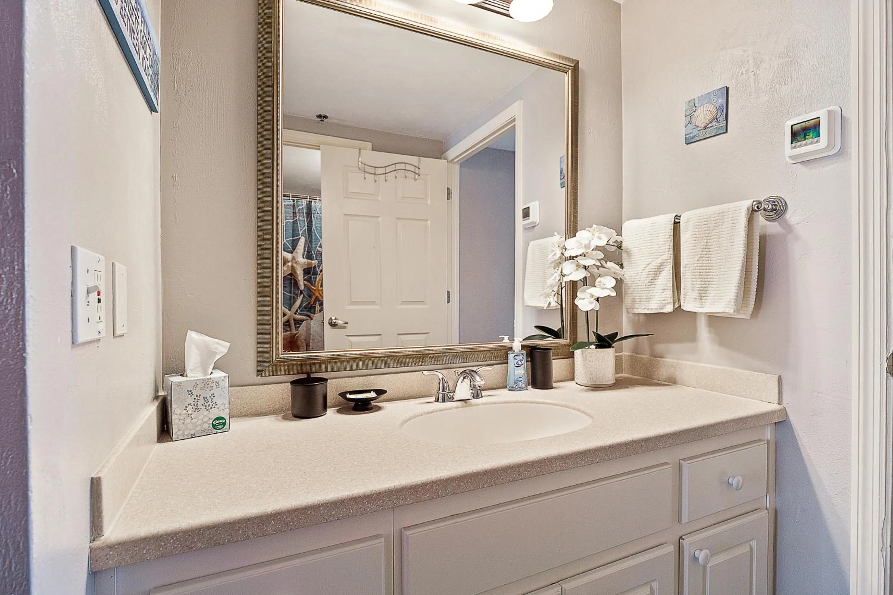 Bathroom in Sunrise & Beach View - Daytona Beach Resort