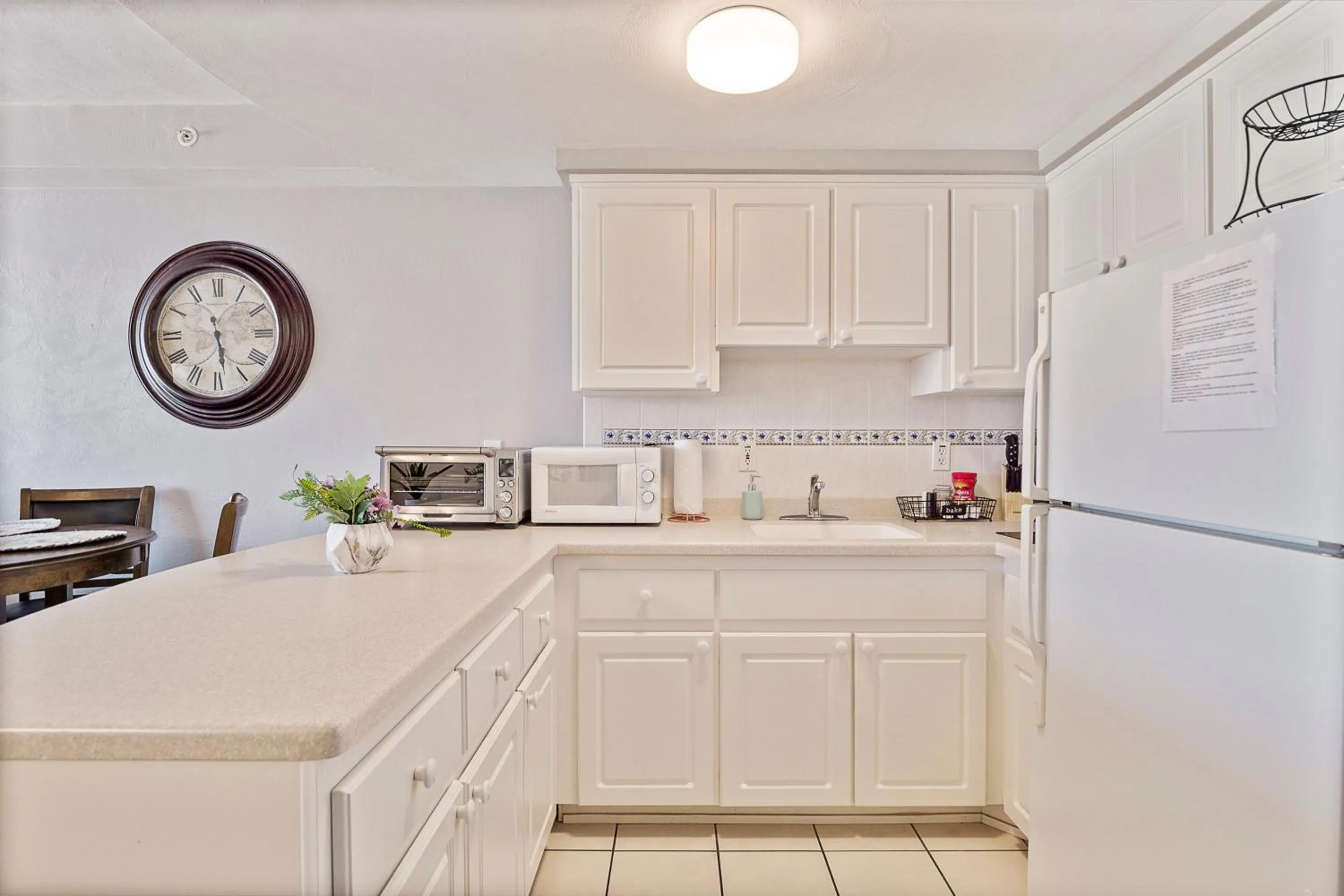 Kitchen or kitchenette in Sunrise & Beach View - Daytona Beach Resort