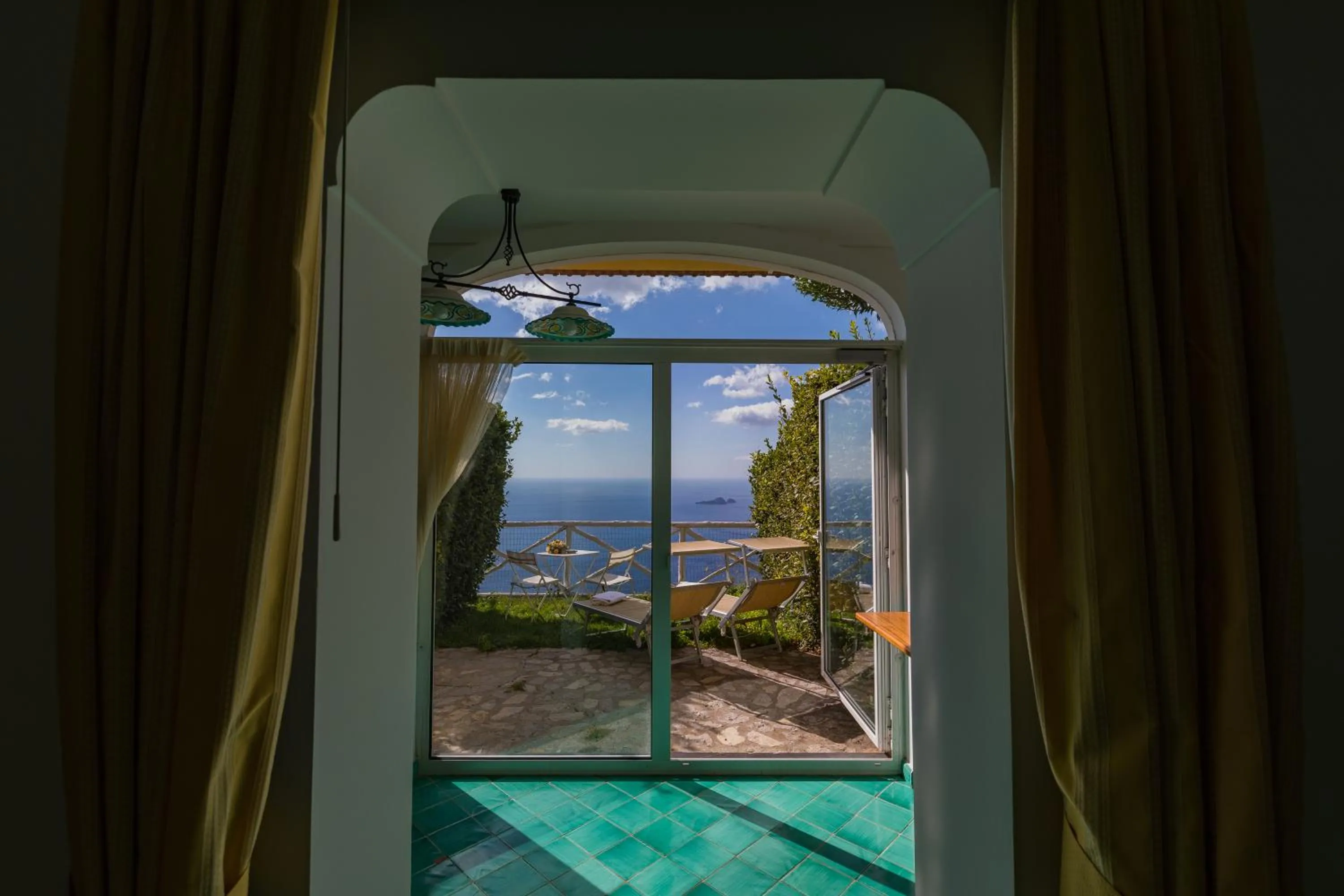 Photo of the whole room in Bacio del Sole B&B Positano