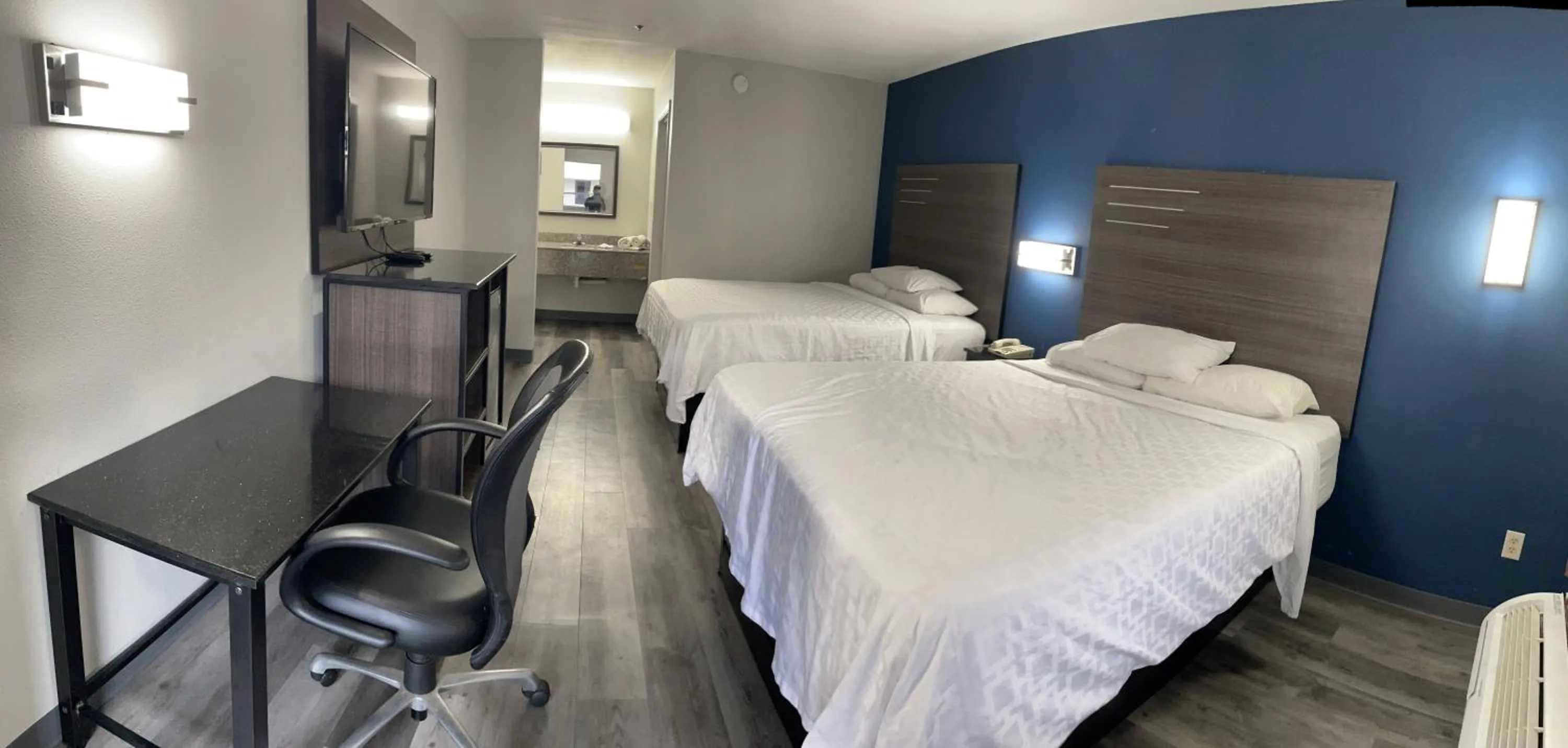 Bed in Griffin Inn & Suites