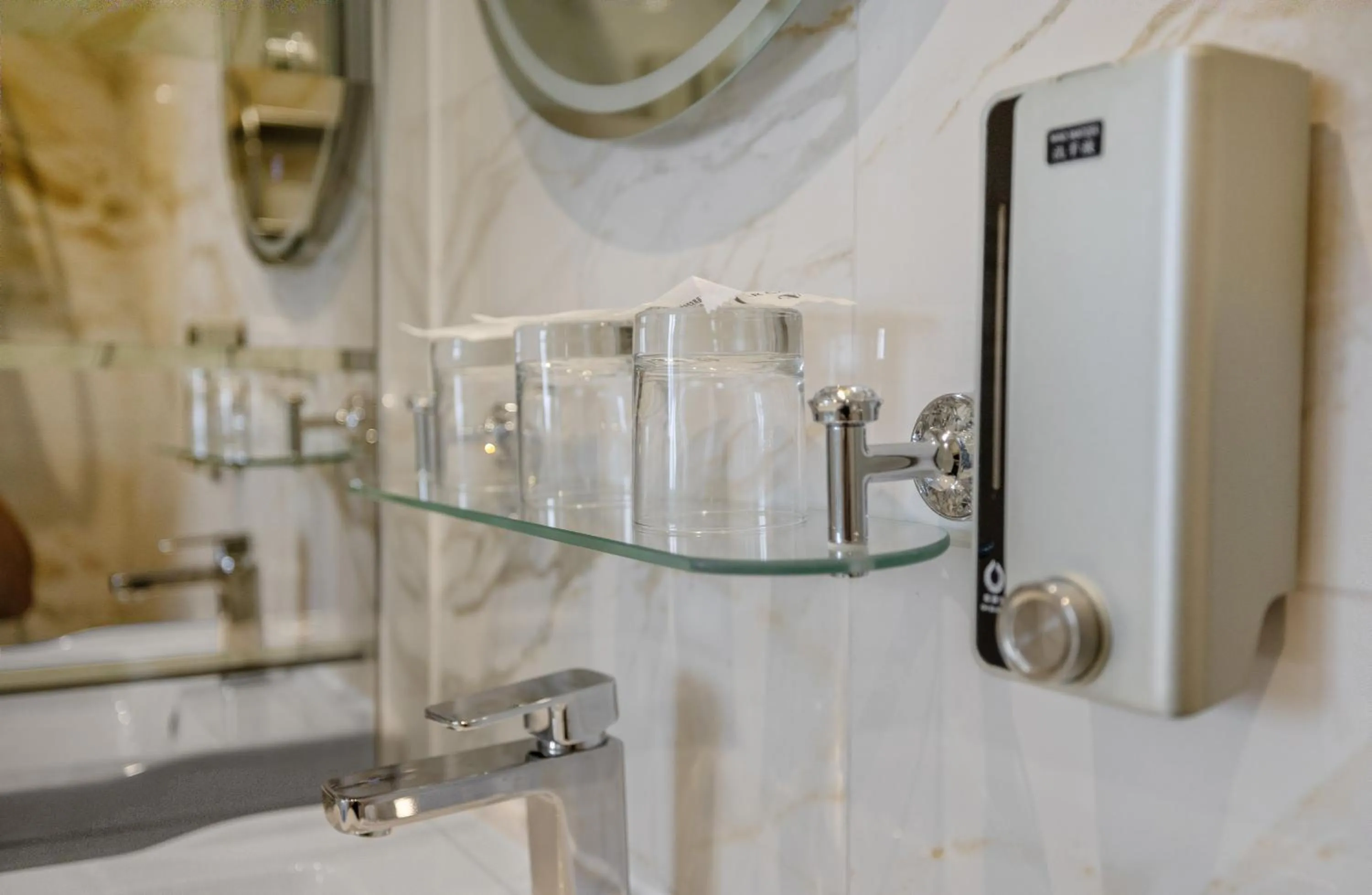 Bathroom in Drake Hotel Plymouth