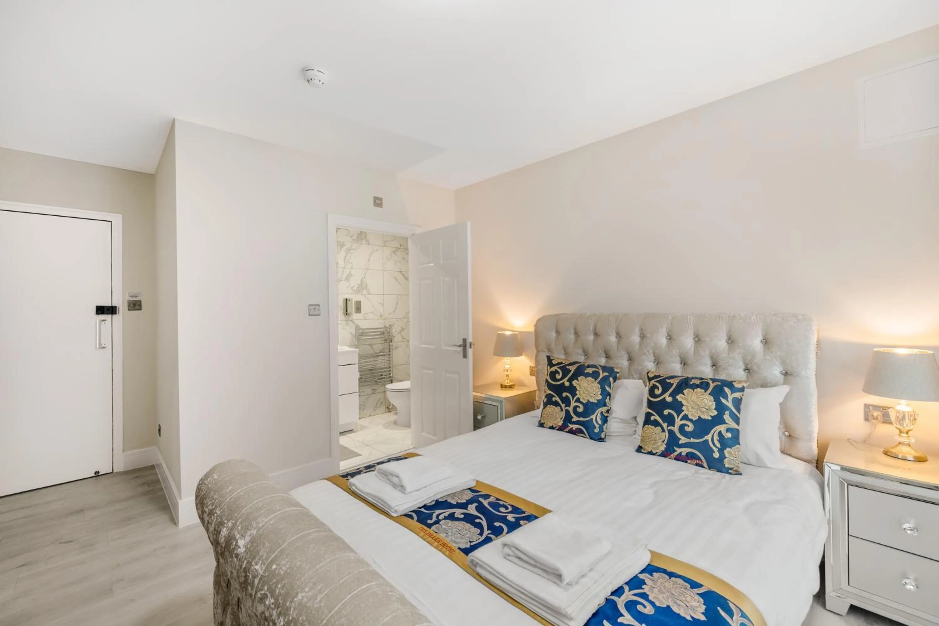 Bed in Drake Hotel Plymouth