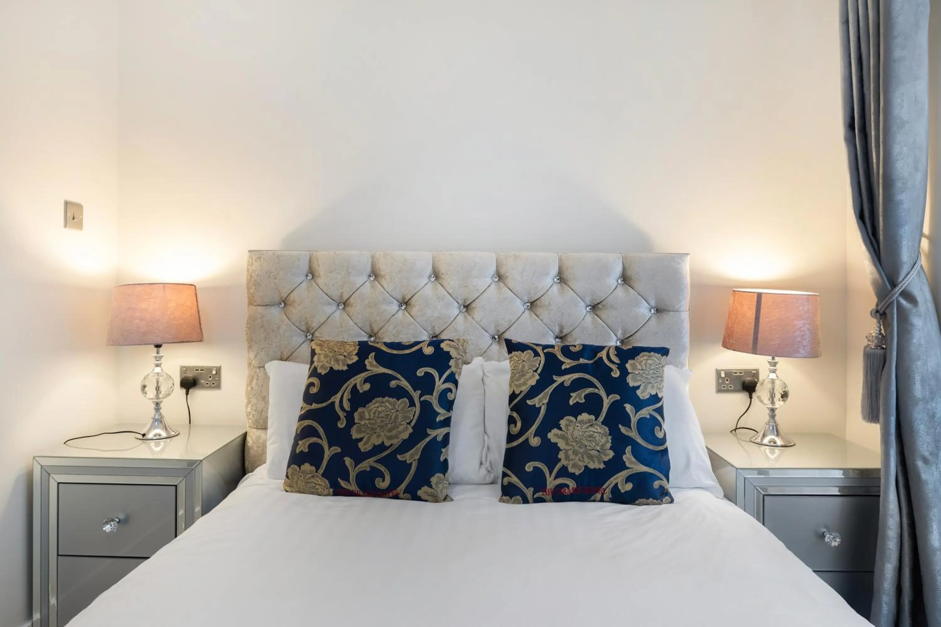 Bed in Drake Hotel Plymouth