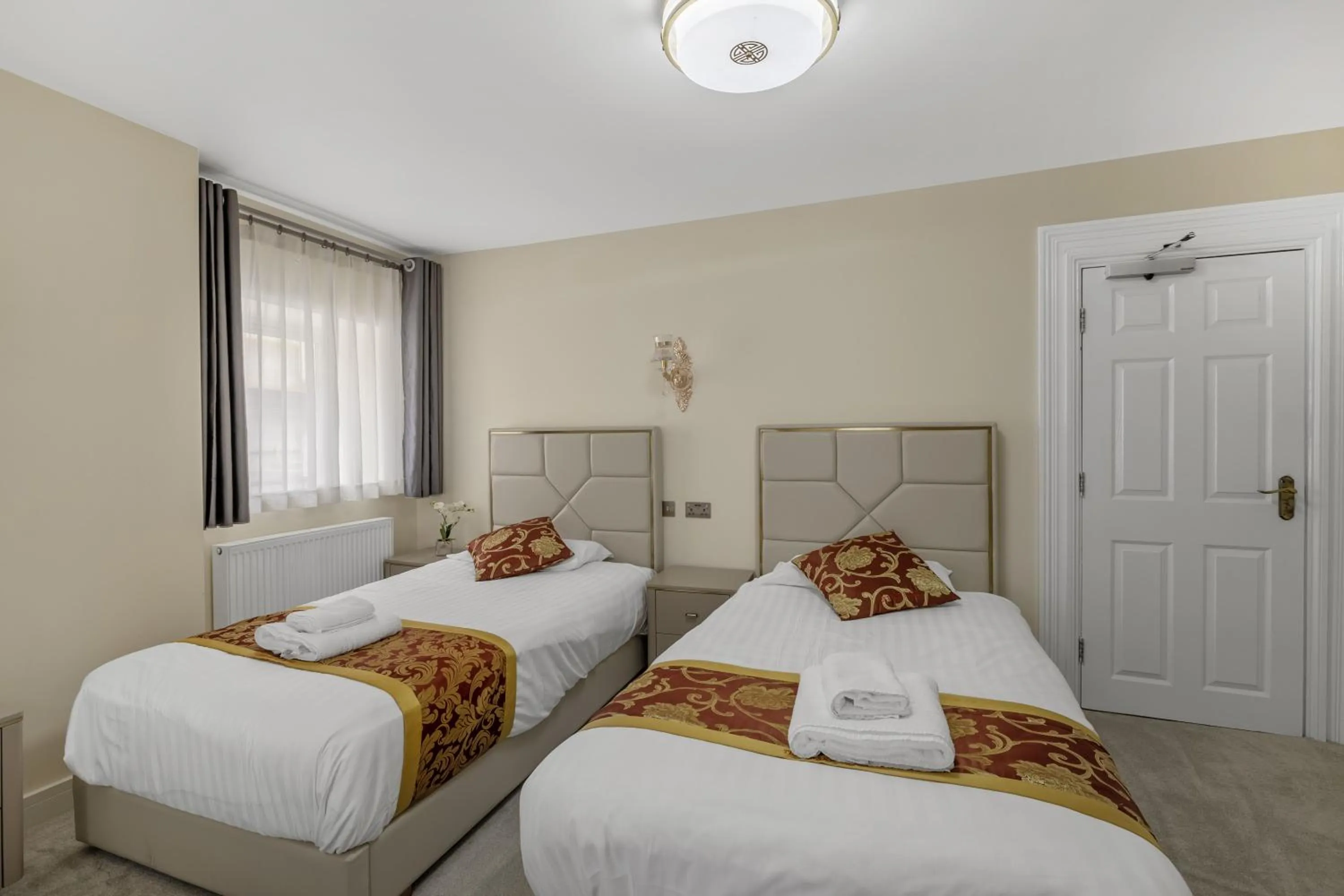 Bed in Drake Hotel Plymouth