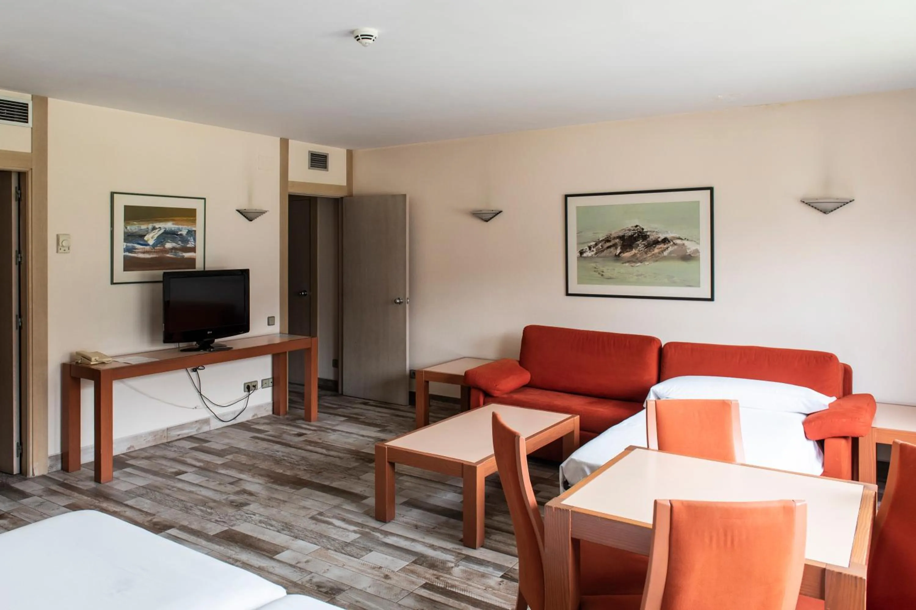 Photo of the whole room, Bed in Hotel Palacio del Mar