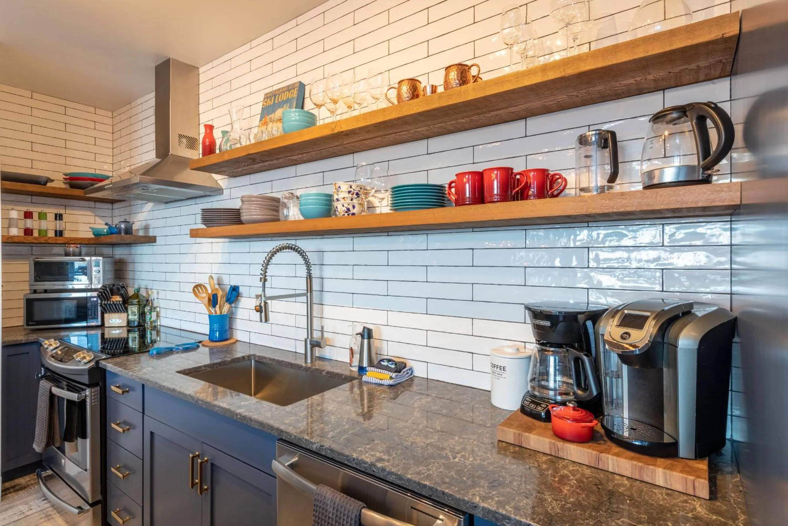Fully Renovated Ski-in/out Loft with Private Hot Tub!