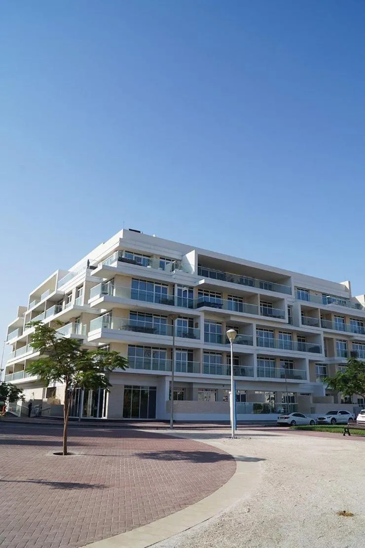 Property building in ModernLux - Lovely Studio Apartment in JVT next to Park
