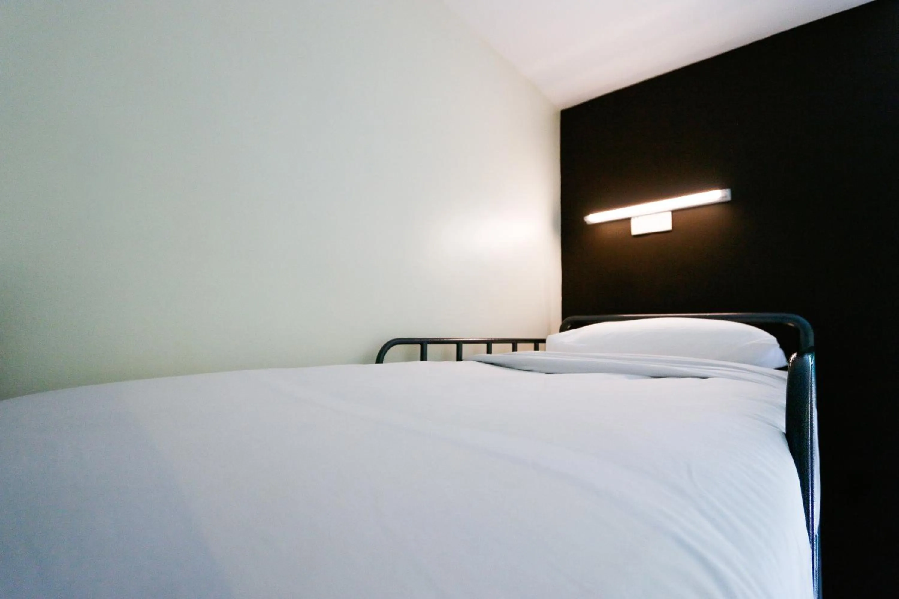 Bedroom, Bed in Golden Lodge