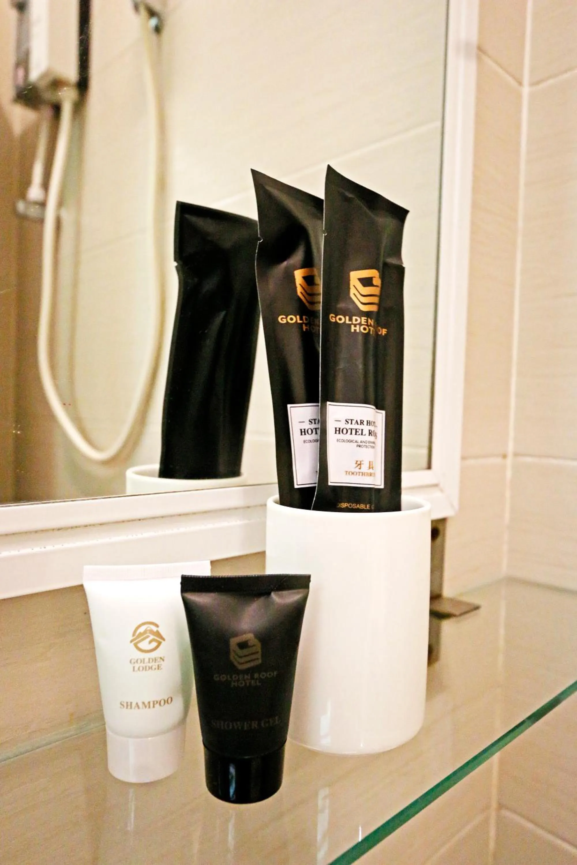 Area and facilities in Golden Lodge