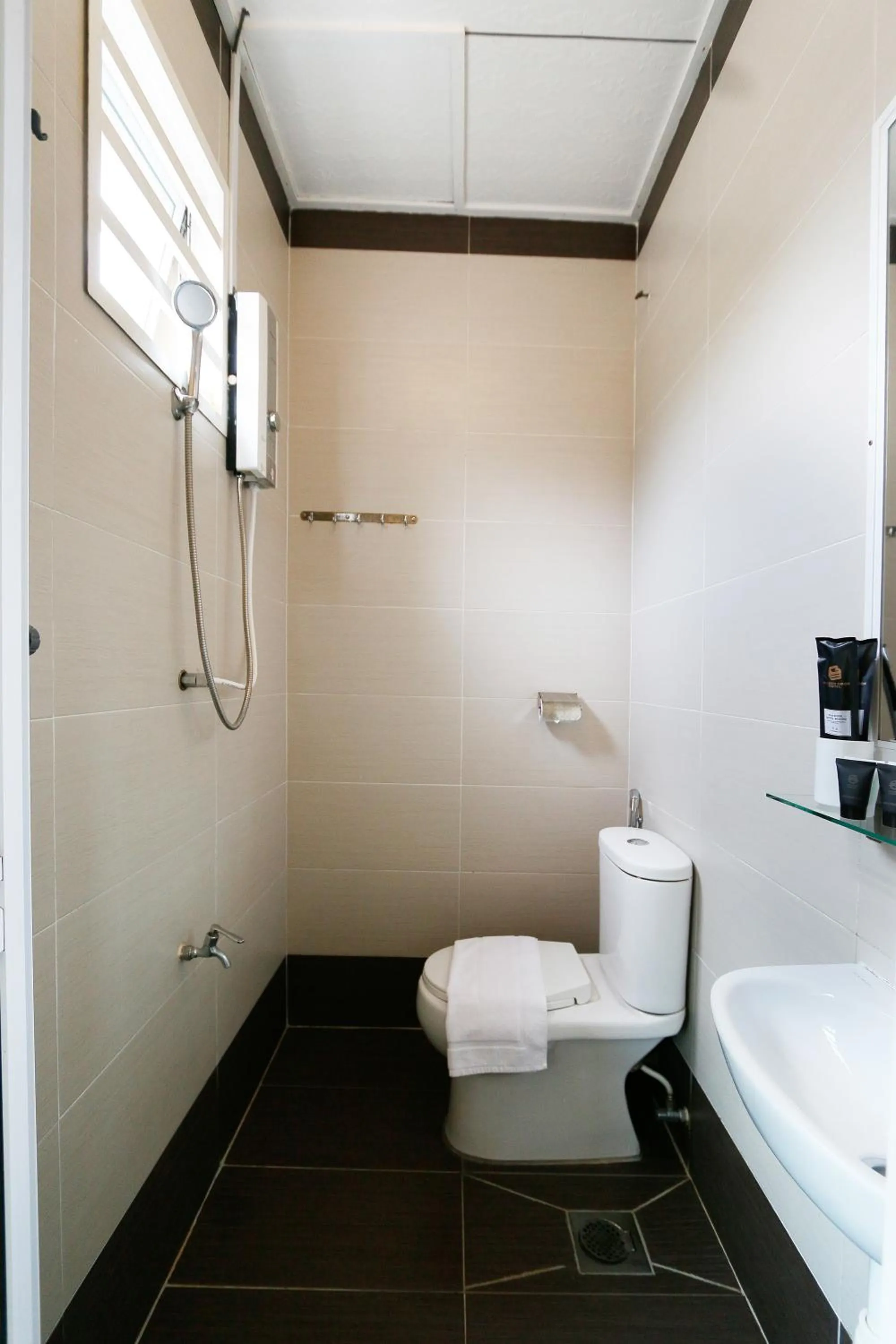 Bathroom in Golden Lodge