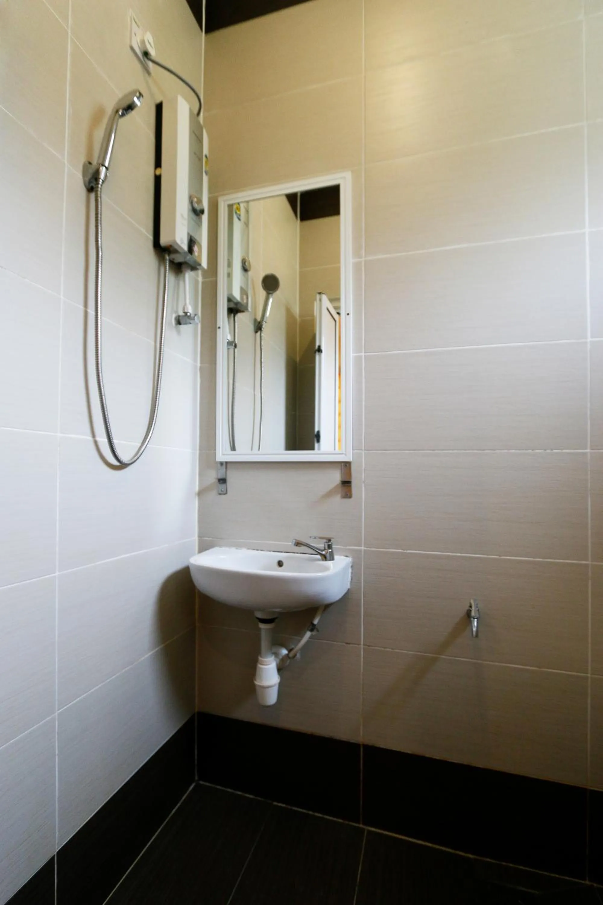 Bathroom in Golden Lodge